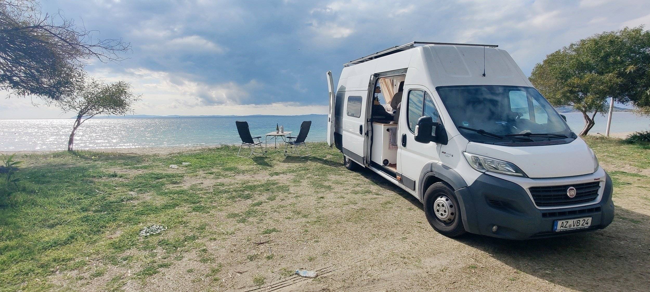 schräge Vorderansicht Fiat Fiat Ducato - Yescapa