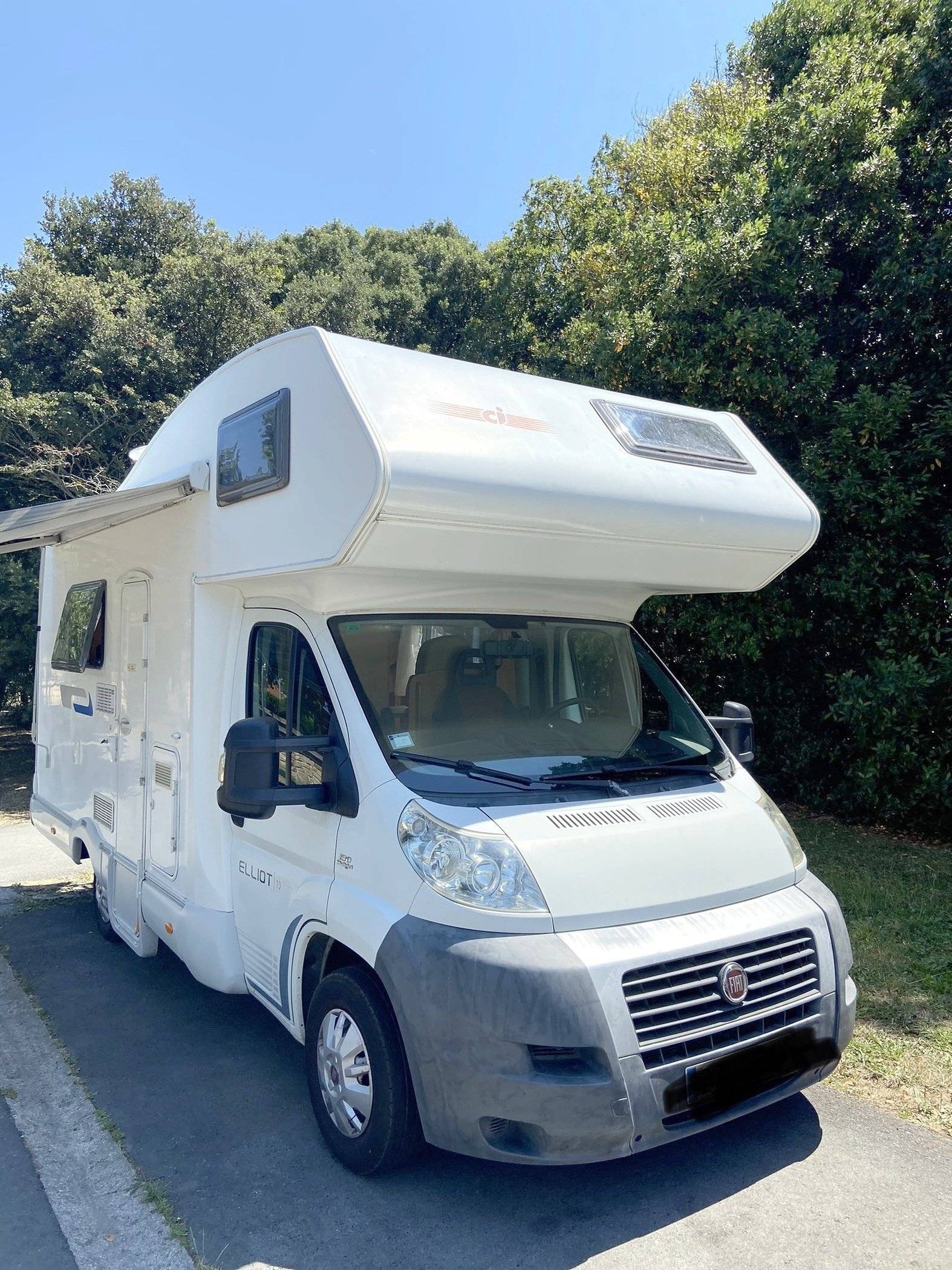 Front view from 3/4 Fiat Fiat Weinsberg - Yescapa