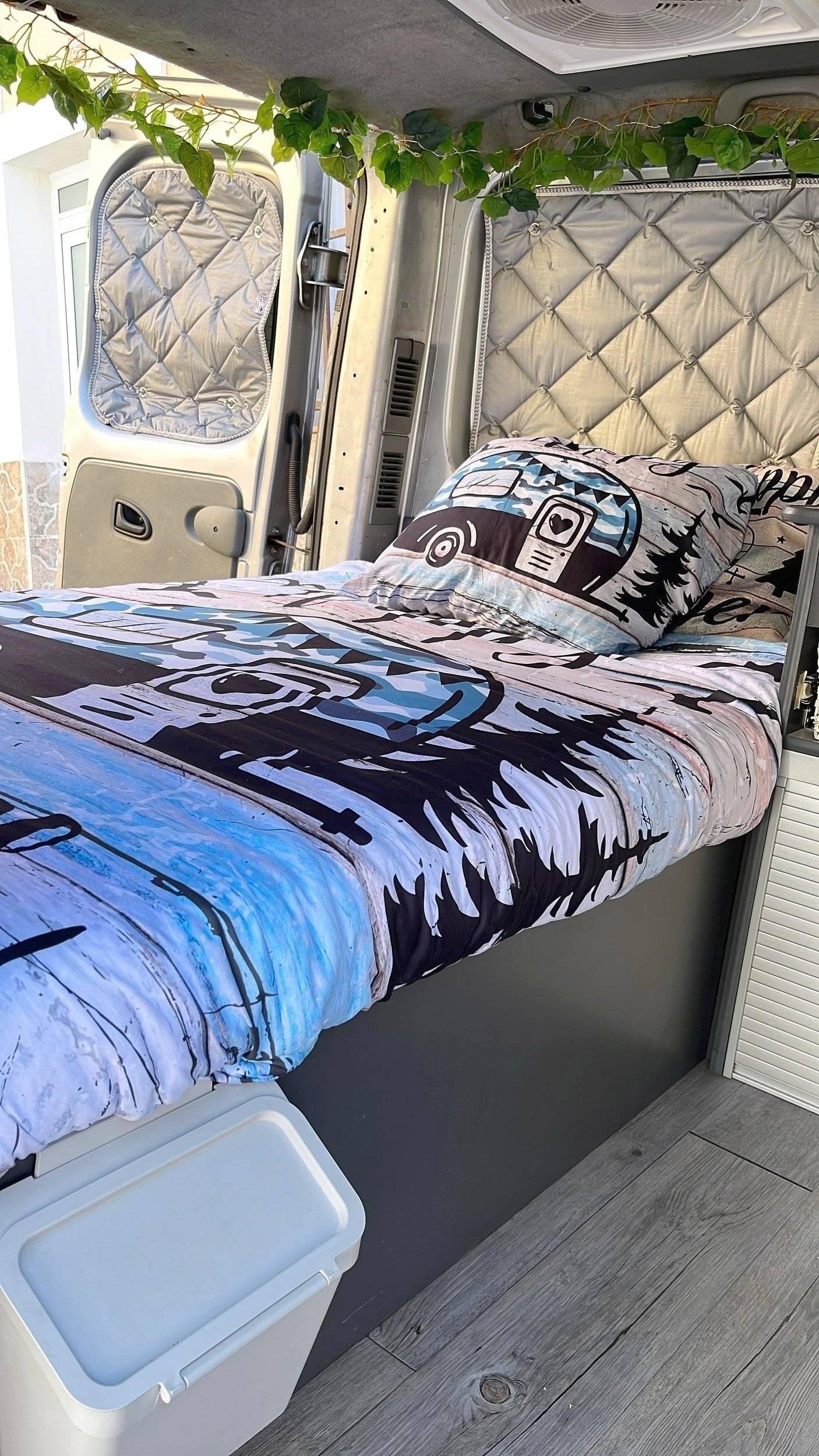 Couchages Nissan Primastar L2H1 1,9 L 115cv - Yescapa