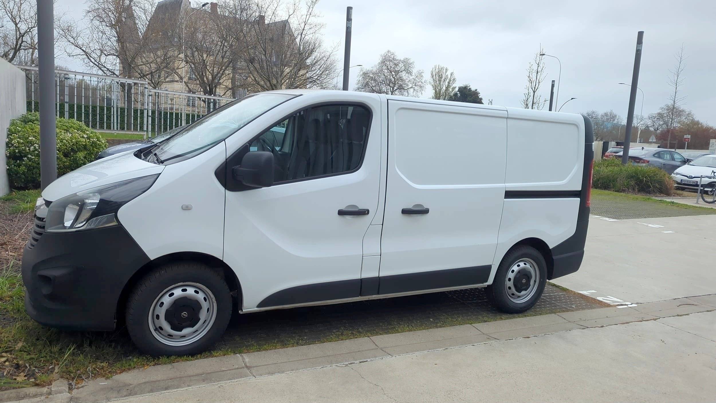 Opel Vivaro L1H1 - en cours d'aménagement