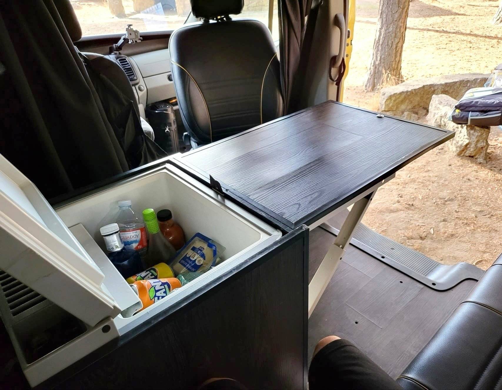 Coin repas Renault TRAFIC II 100 CV - Yescapa