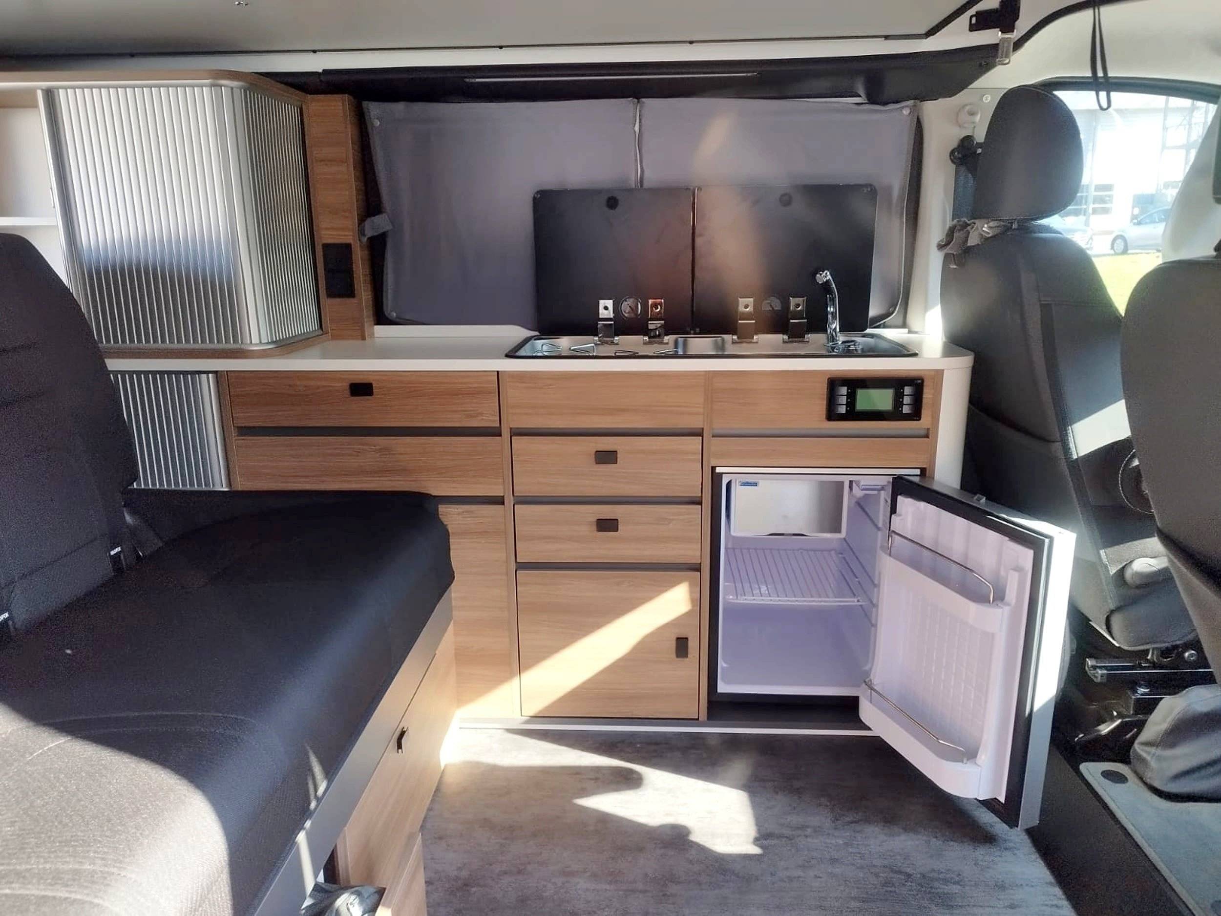 Coin repas Renault Trafic - Yescapa