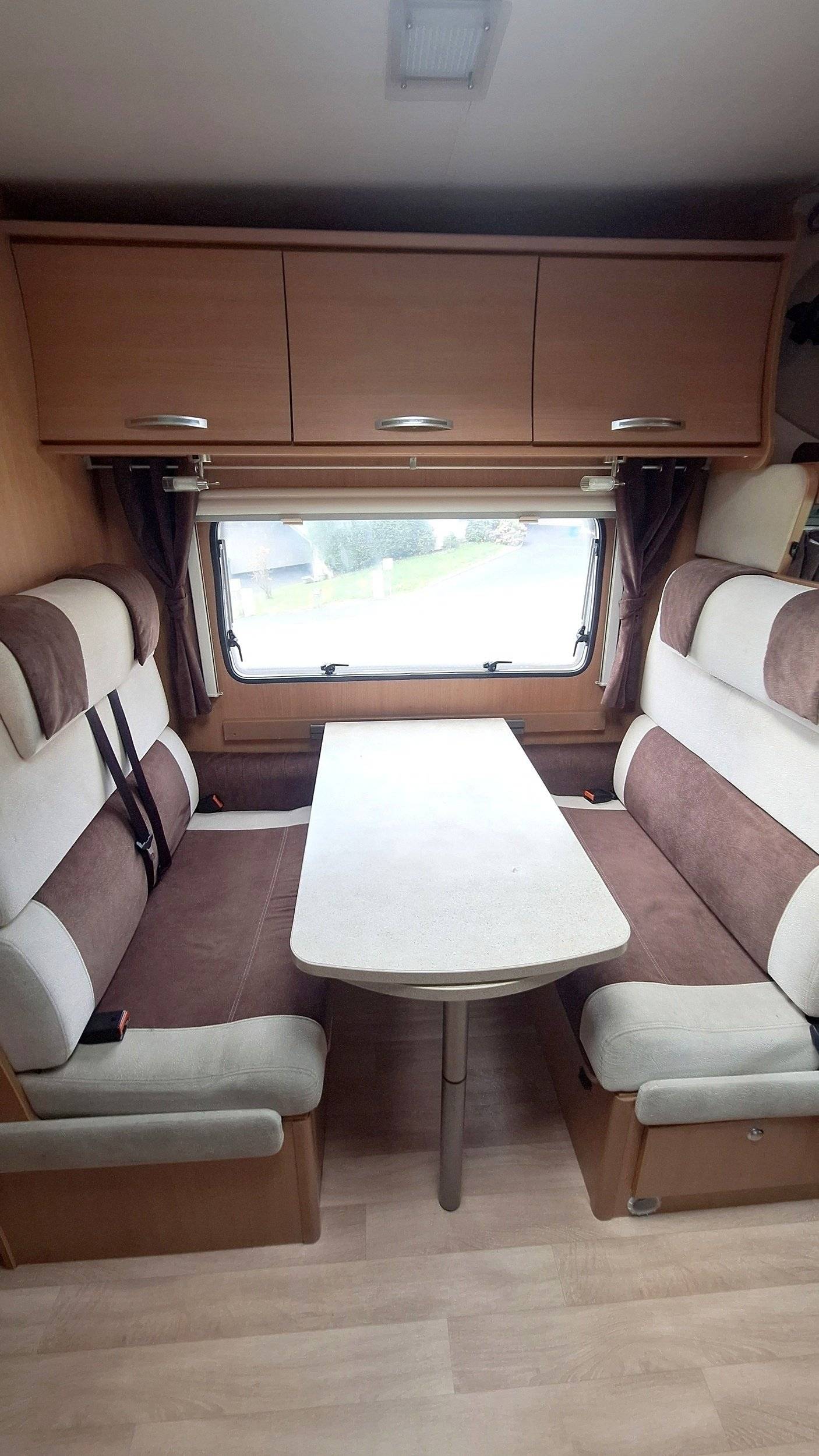 Coin repas Ford ford transit - Yescapa