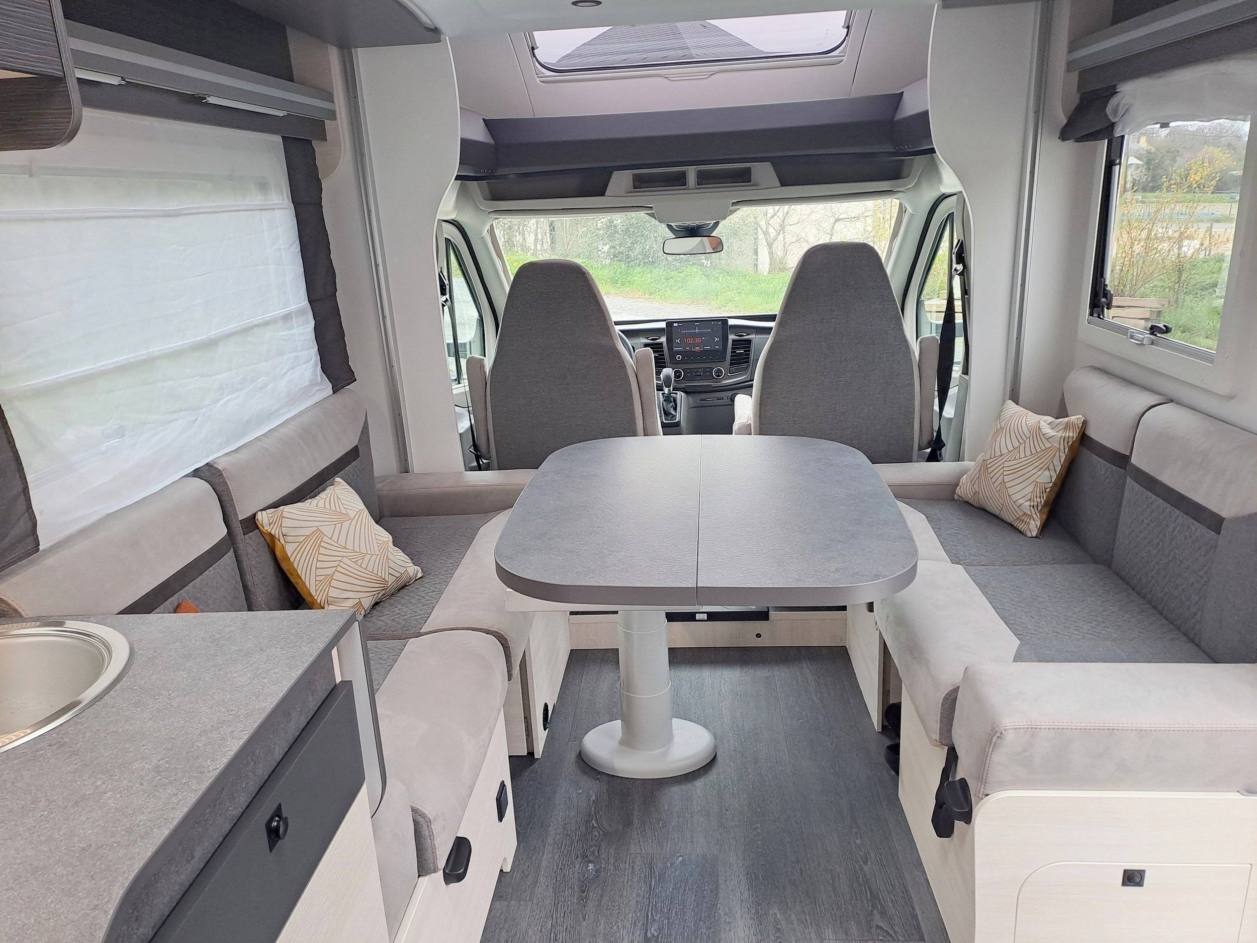 Challenger Challenger 380