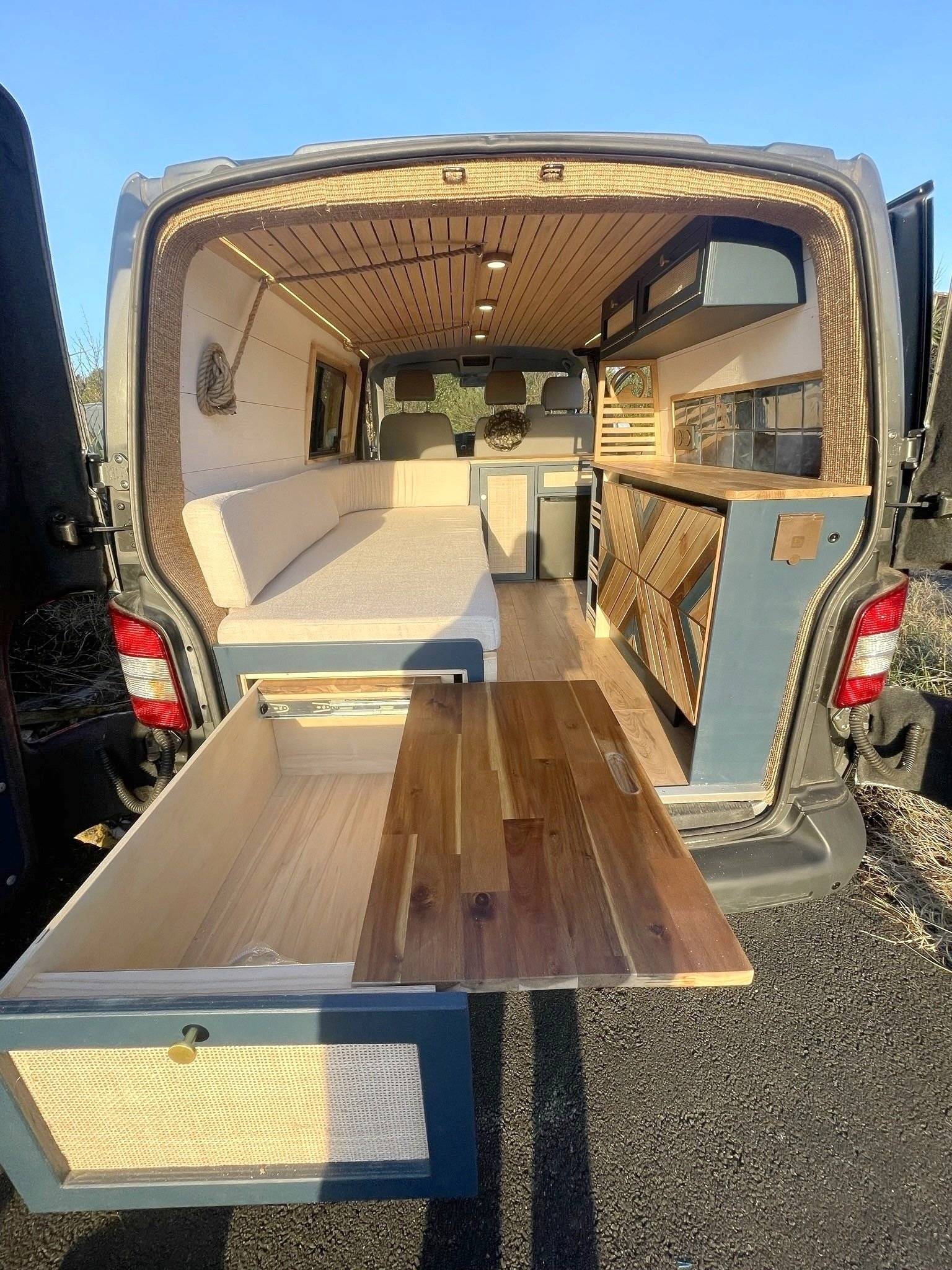 Volkswagen T5 2 l 102 ch