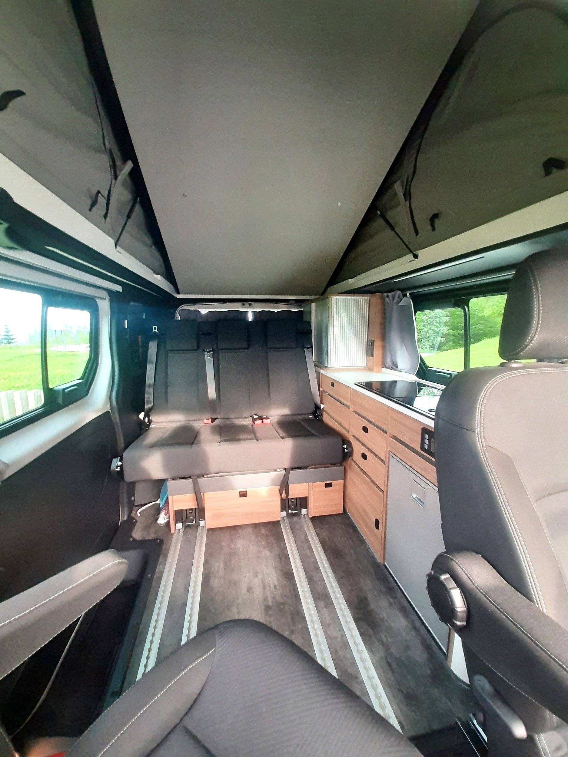 Área de jantar Renault Trafic 1,6 l 145 ch - Yescapa