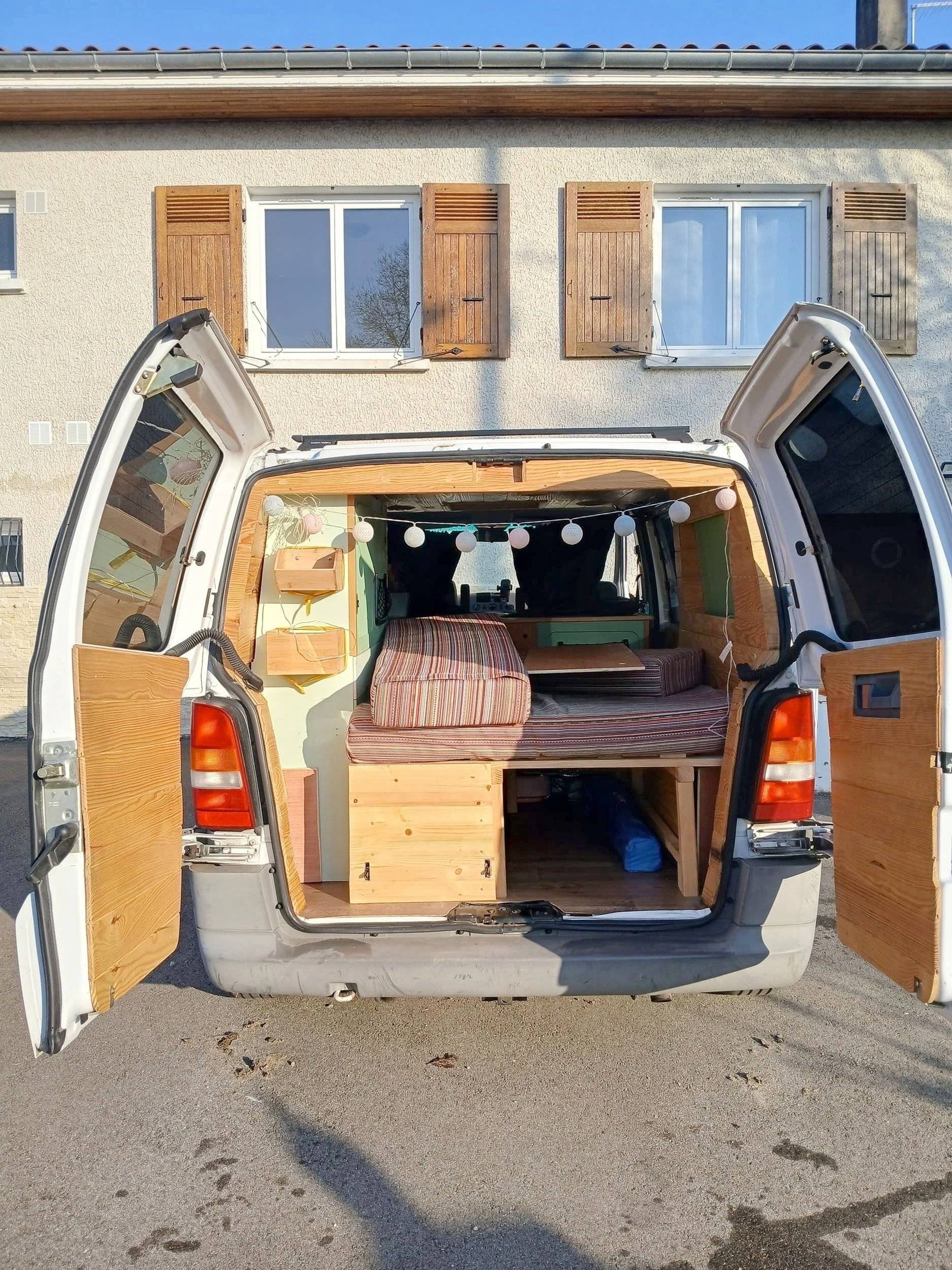 Ansicht von hinten Mercedes - Yescapa