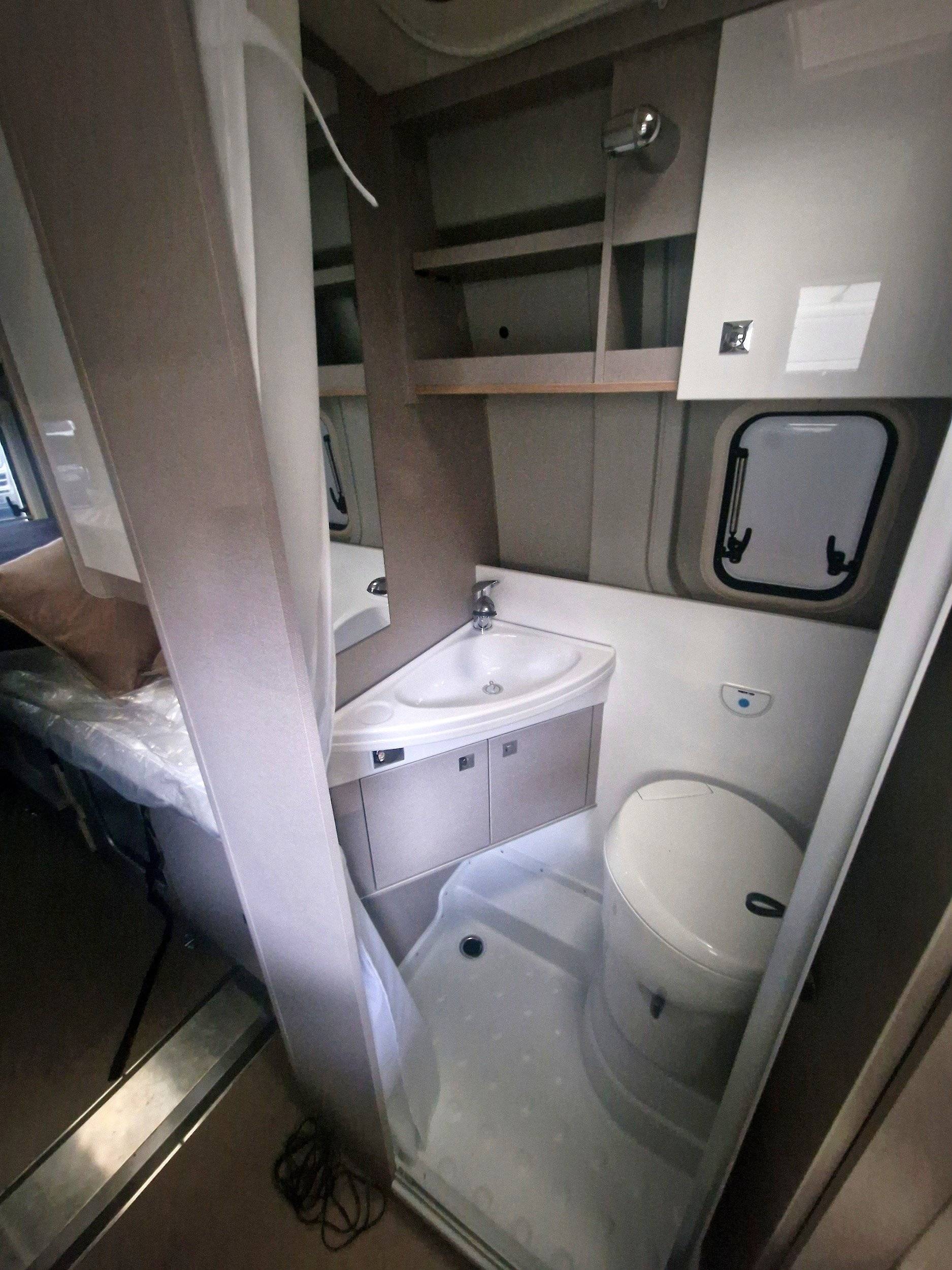 Bürstner Delfin C621