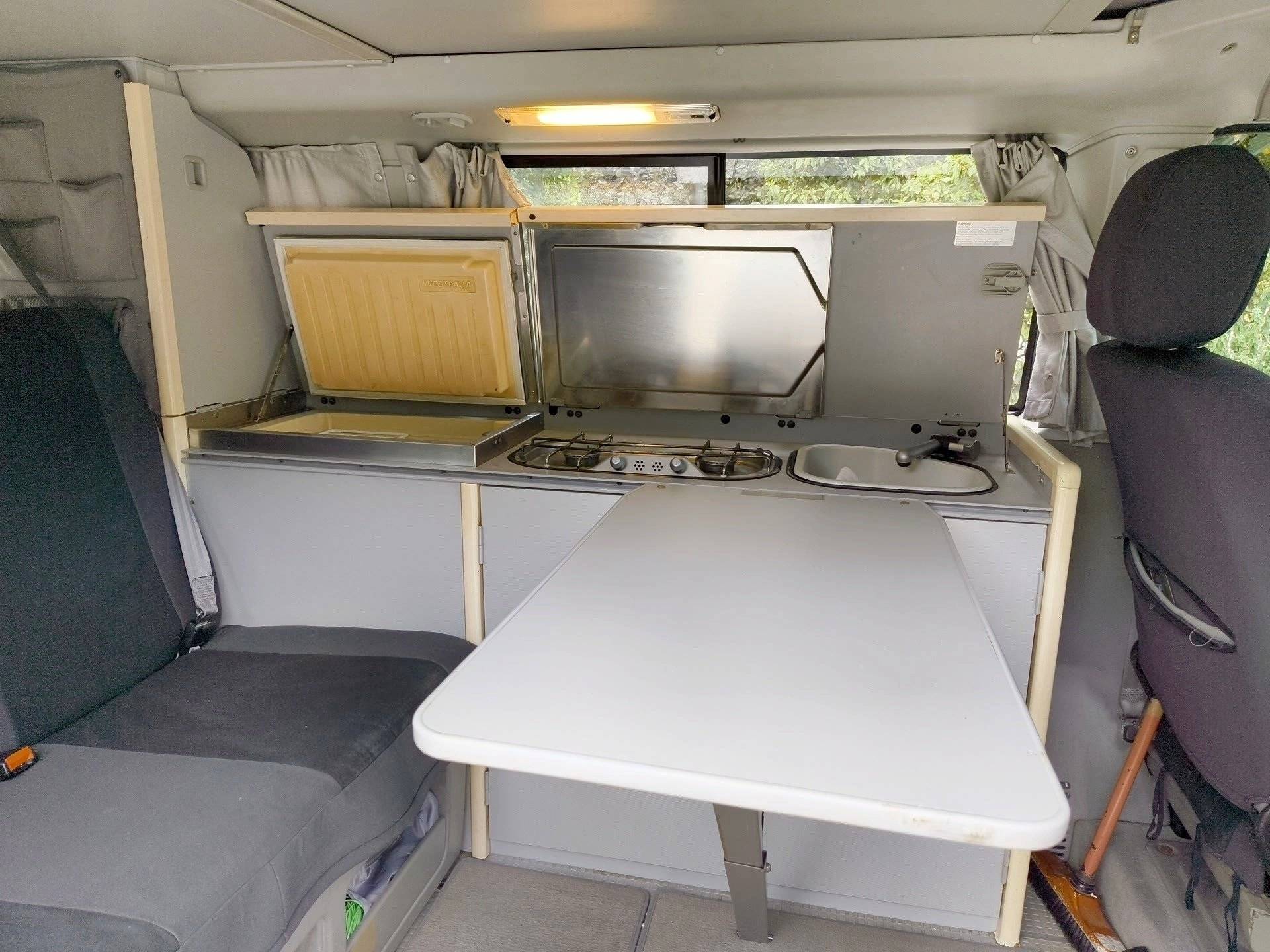 Coin repas Volkswagen California T4 Freestyle 2,5TDI - Yescapa