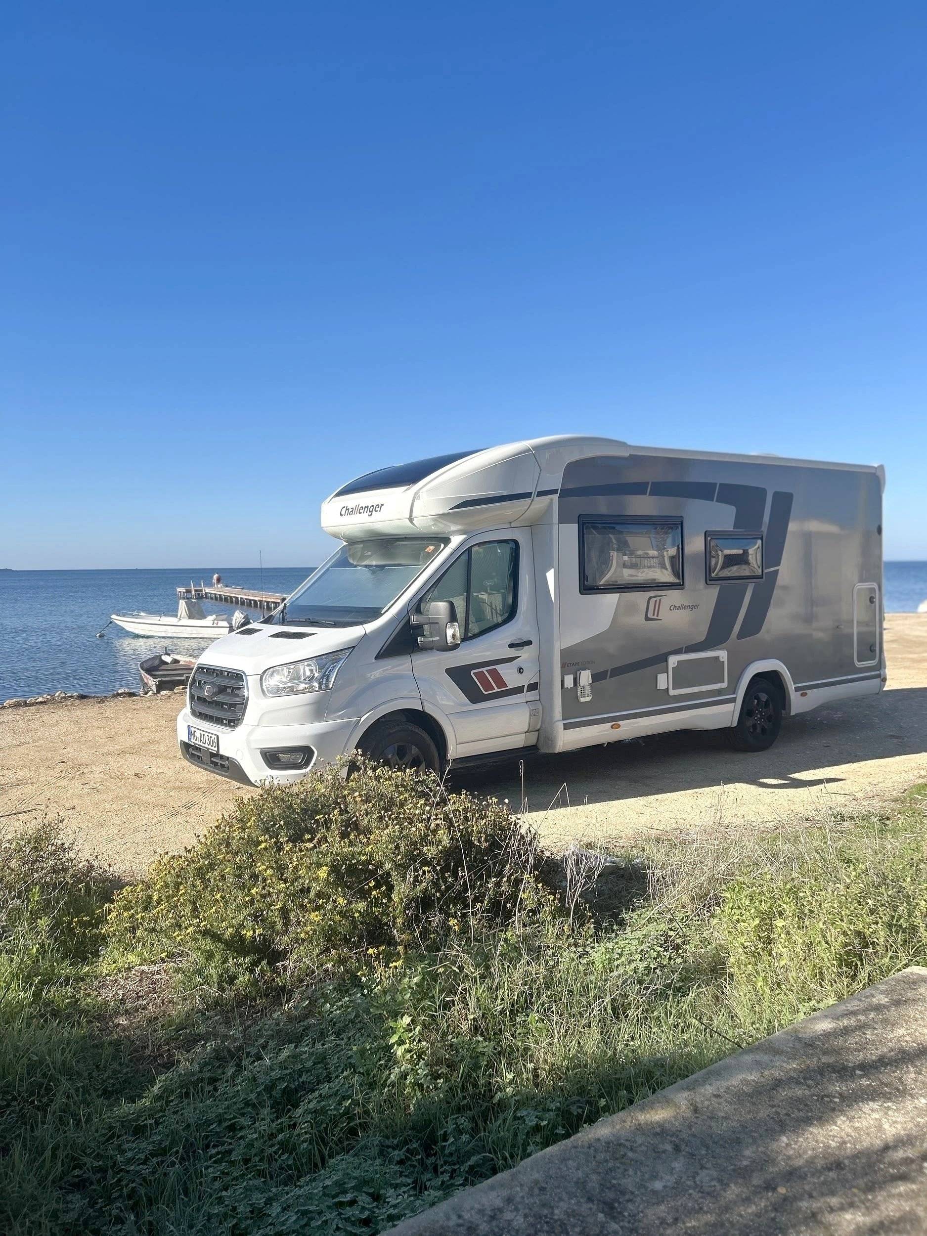 Challenger Challenger 380