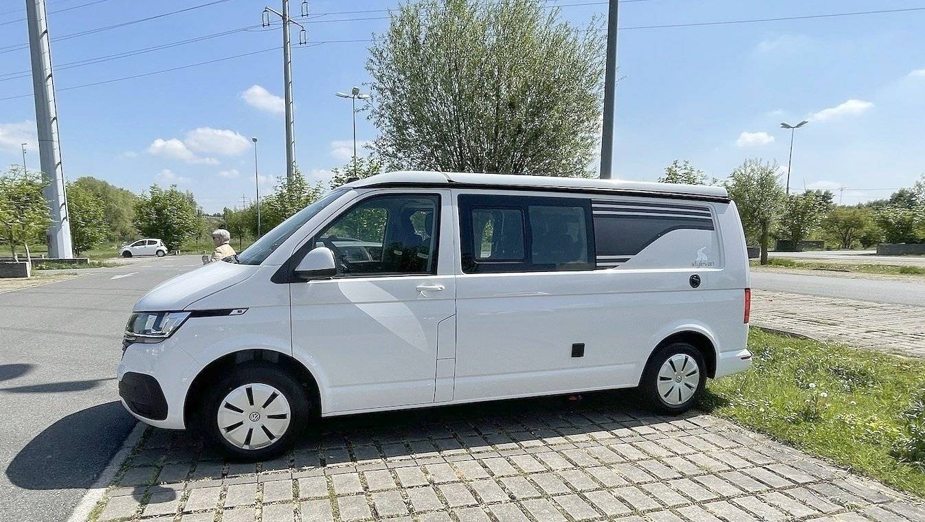 Vue avant de 3/4 Volkswagen Volkswagen T6 - Yescapa