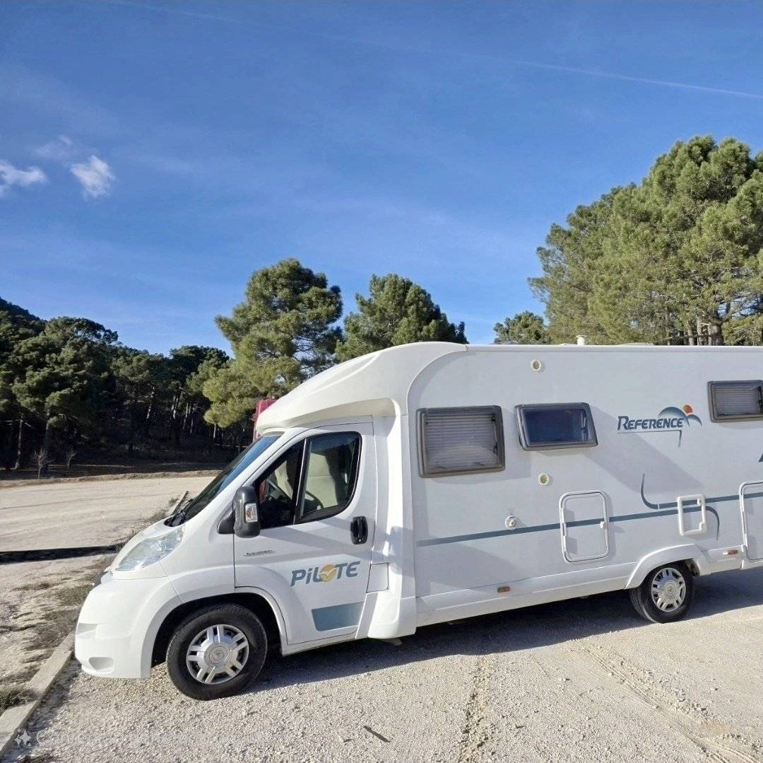 schräge Vorderansicht Citroën P690 - Yescapa