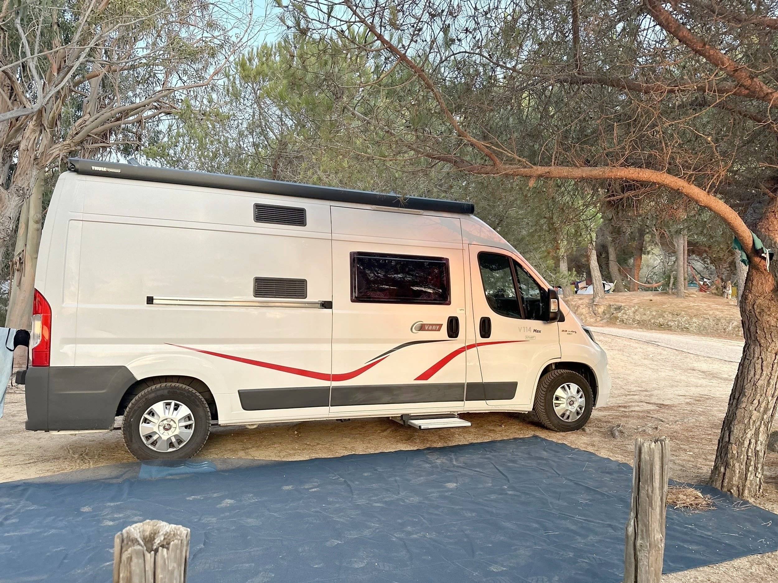 Vista del vehículo ángulo delantero Fiat Fiat Ducato Multijet 2.3 130CV - Yescapa