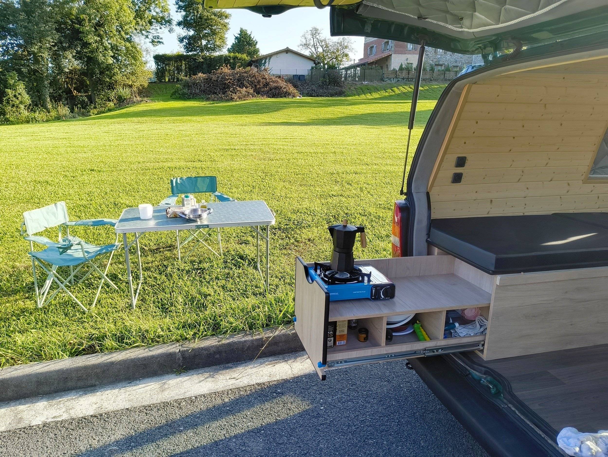 Kitchen Mercedes Vito 110 CDI - Yescapa