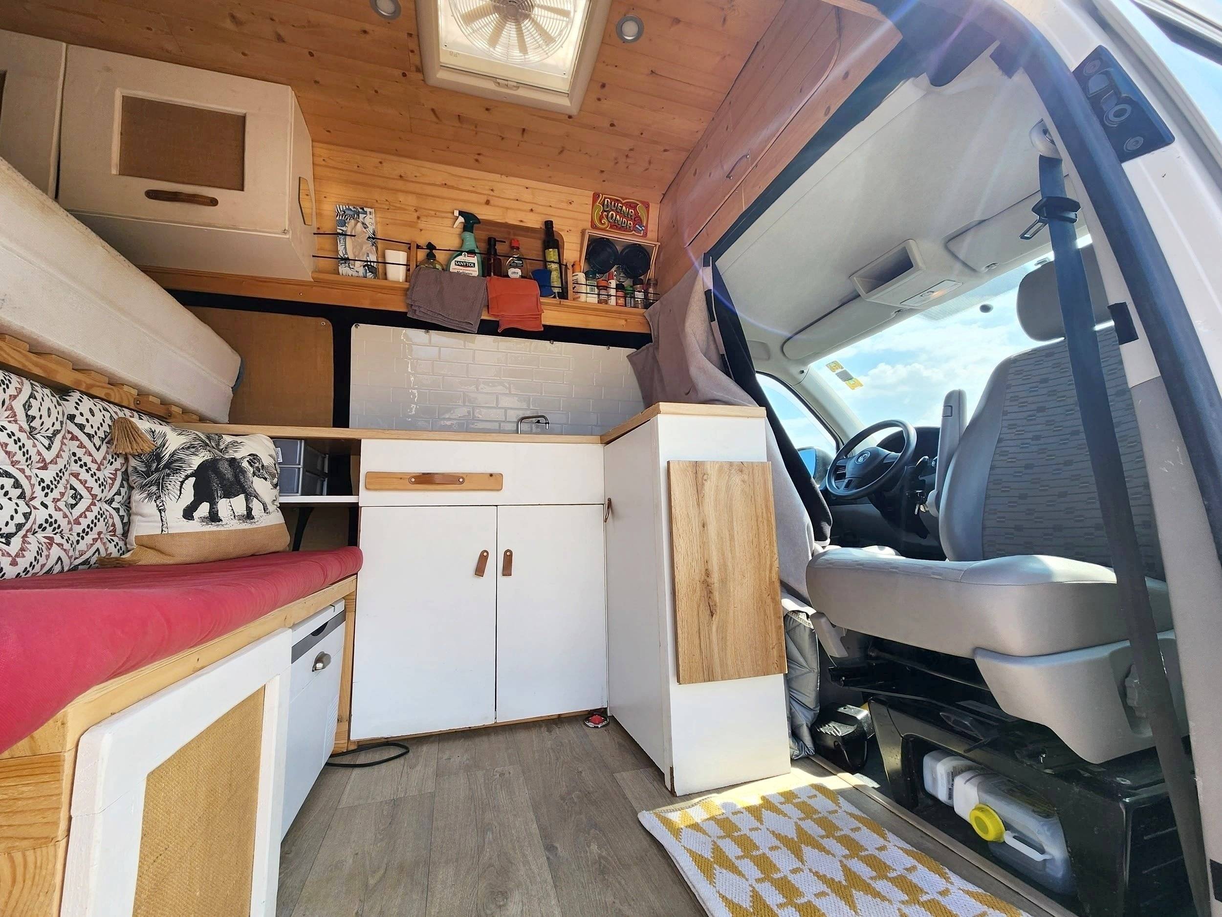 Volkswagen T5 2,0 l 102 ch