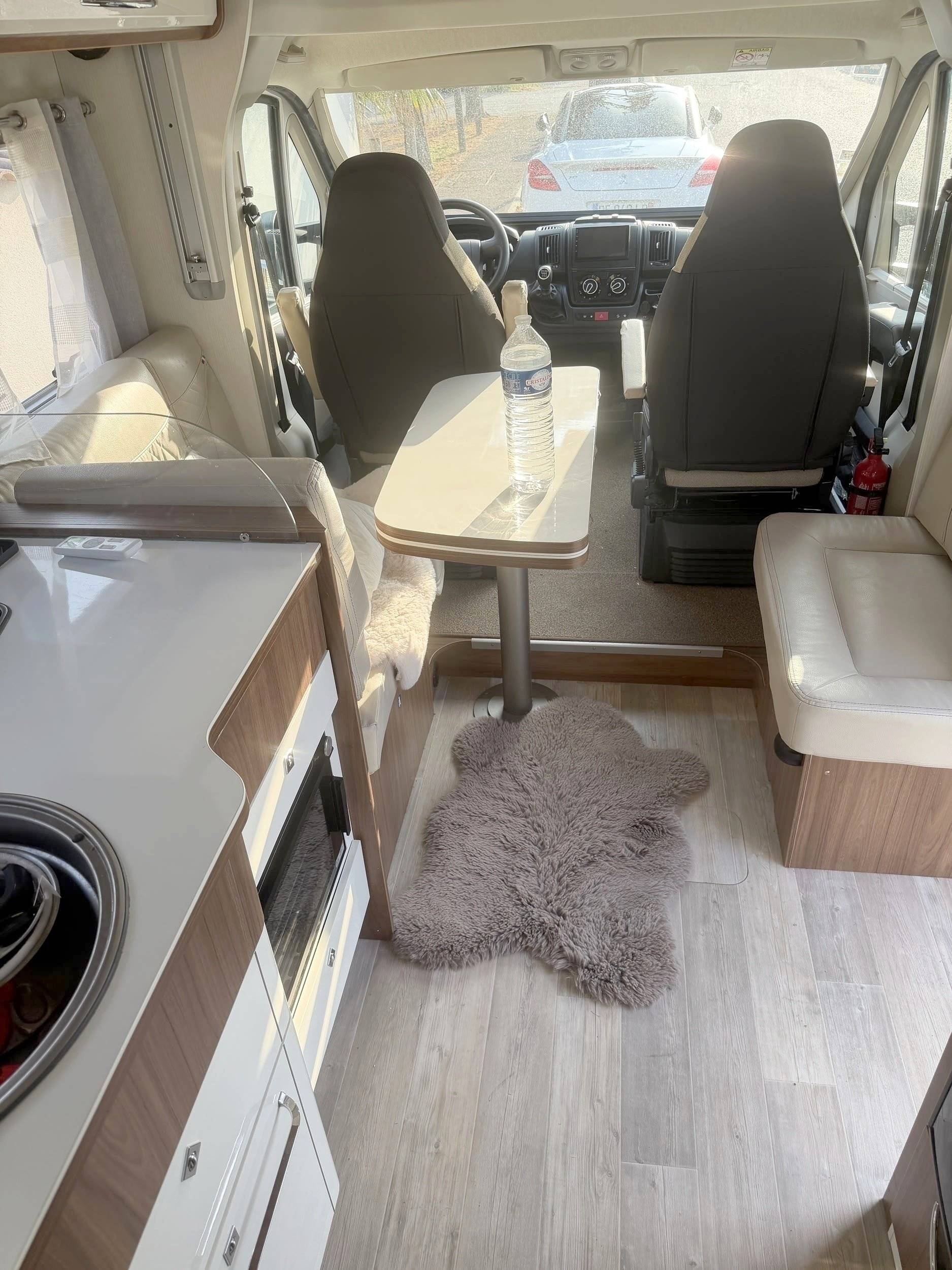 Comedor Fiat Ducato 2,3 l 130 ch. - Yescapa
