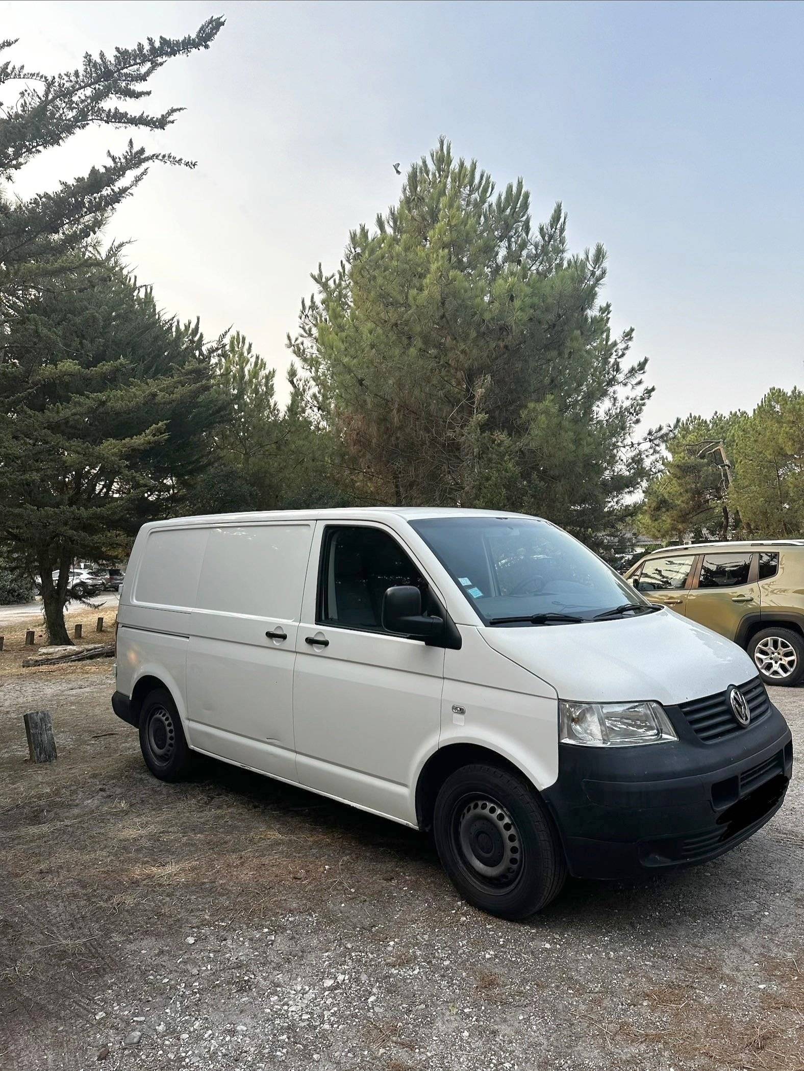 Voorkant 3/4 Volkswagen T5 1,9 l 102 ch - Yescapa