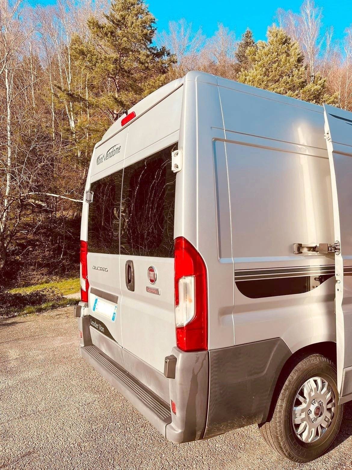 Font Vendôme font vendôme leader camp