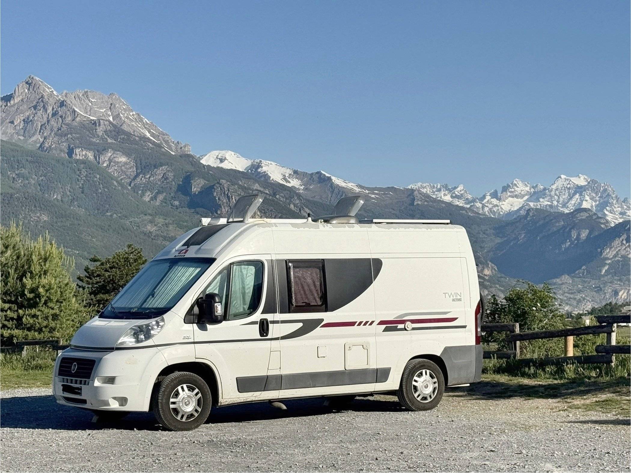 Vue avant de 3/4 Fiat - Yescapa