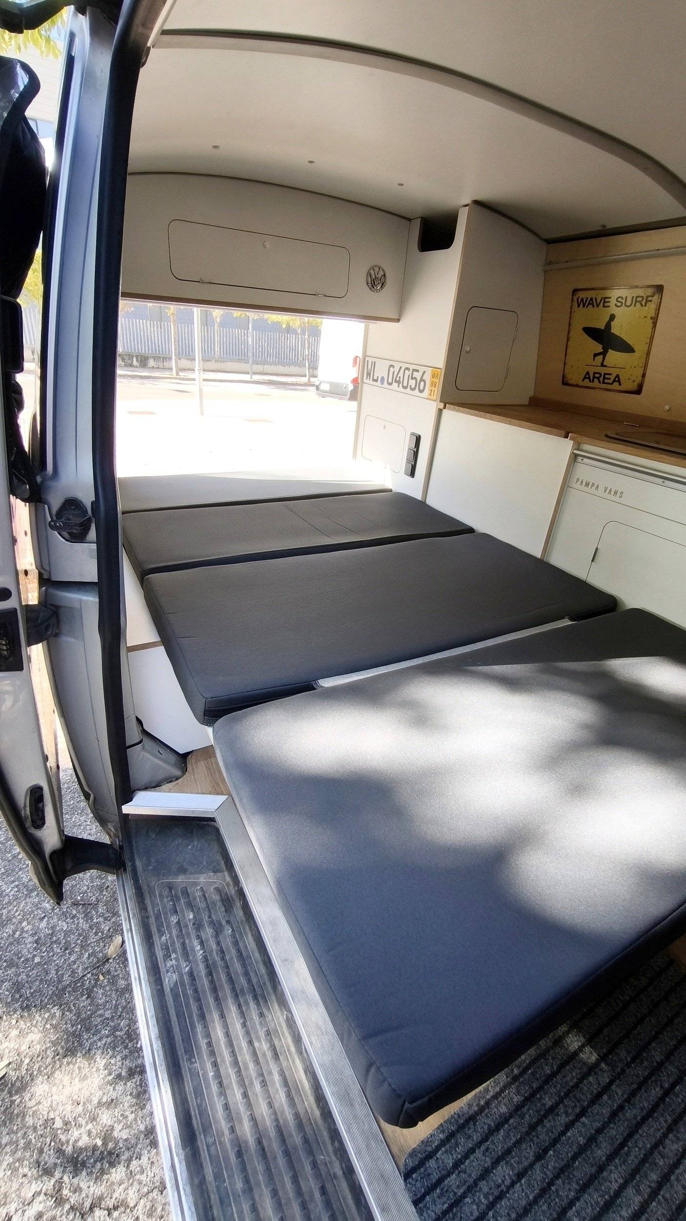 Berth Volkswagen Transporter T5 131 Cv - Yescapa