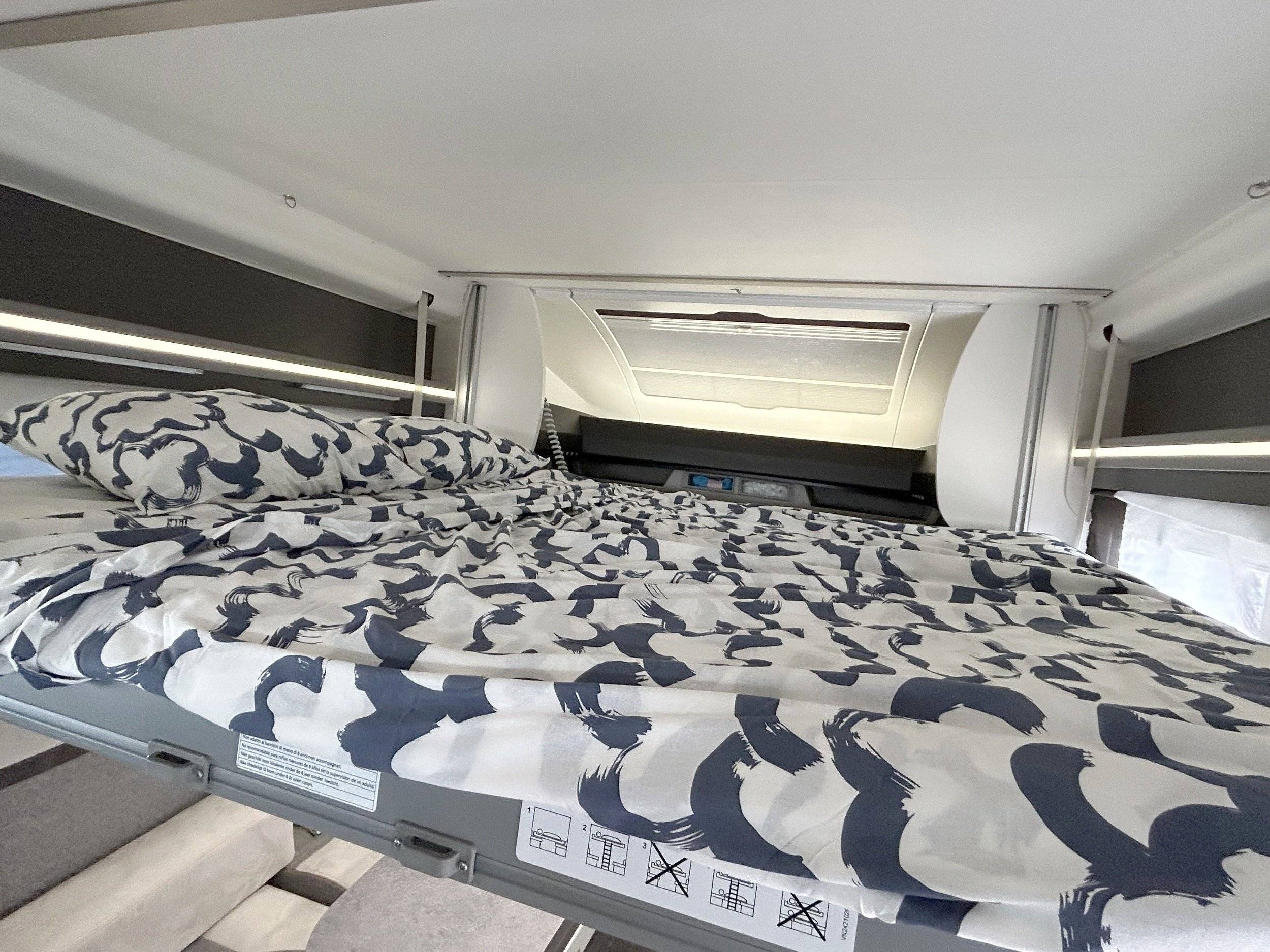 Challenger 380 GRAPHITE