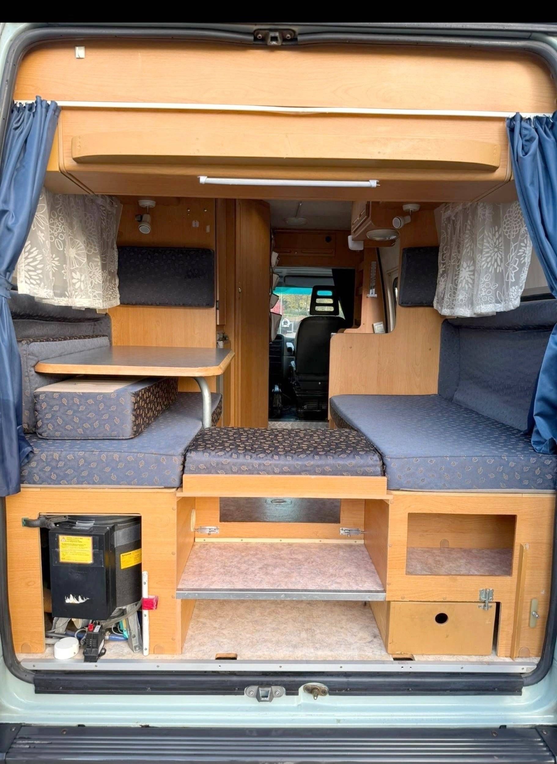 Plazas en cama Peugeot Boxer 2,8 HDI - Yescapa