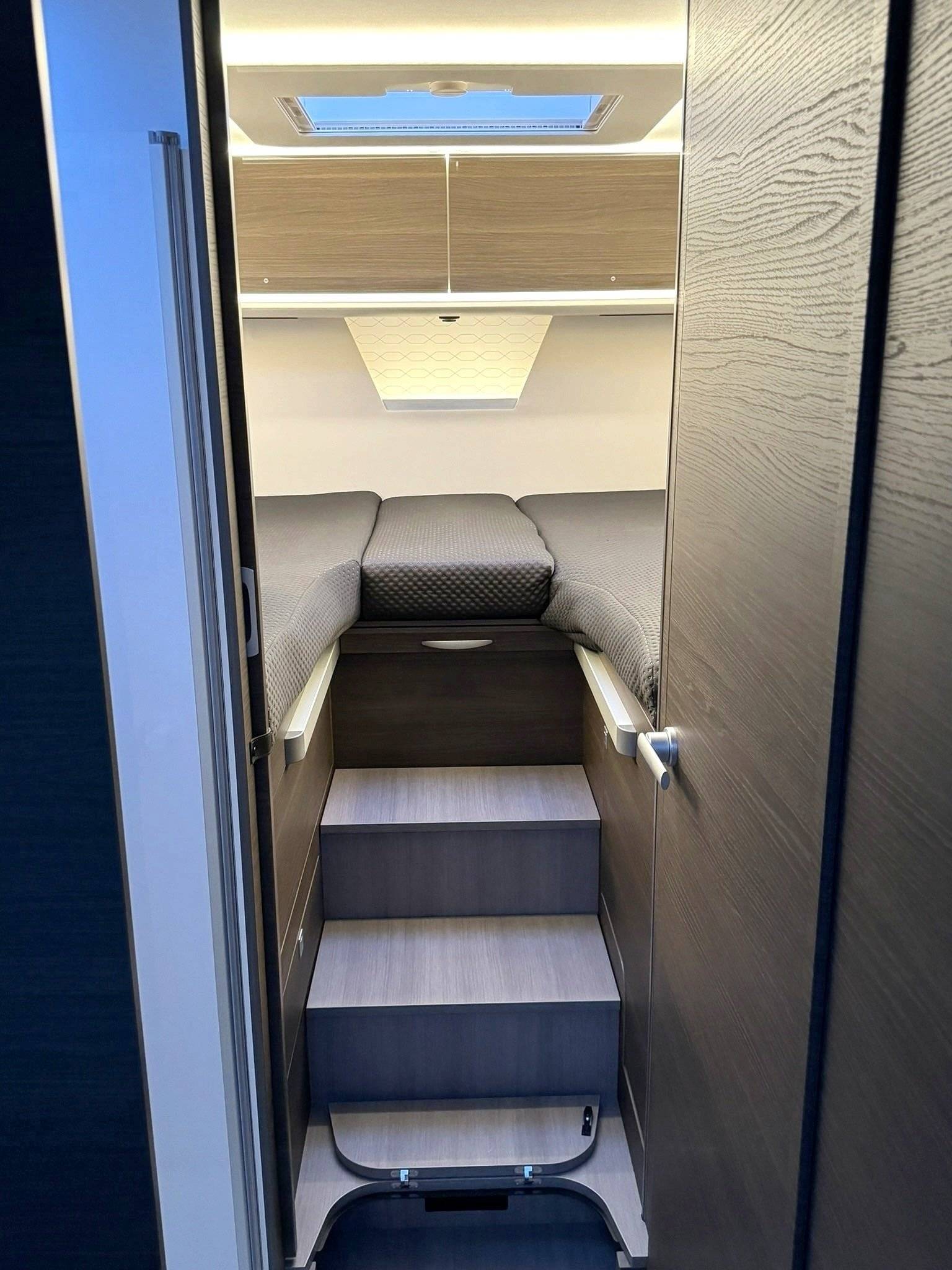 Adria SONIC 700 PLUS DC