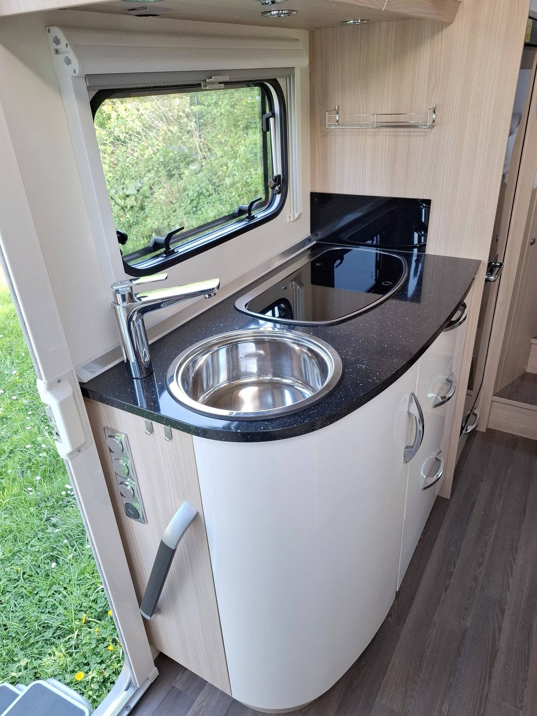 Bürstner Travel Van T690