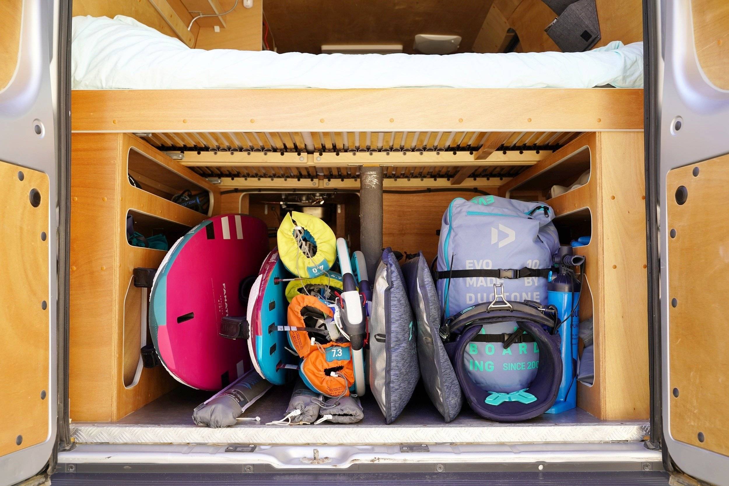 SURF CAMPERVAN ACTIVANS 