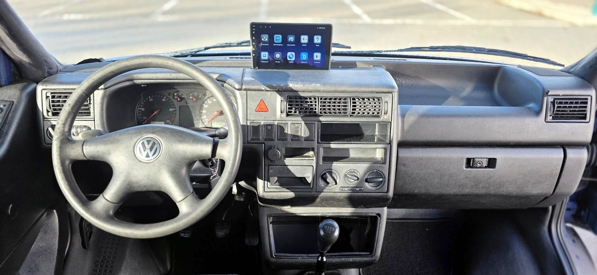 Driver's compartment Volkswagen Transporter T4 Multivan - Yescapa