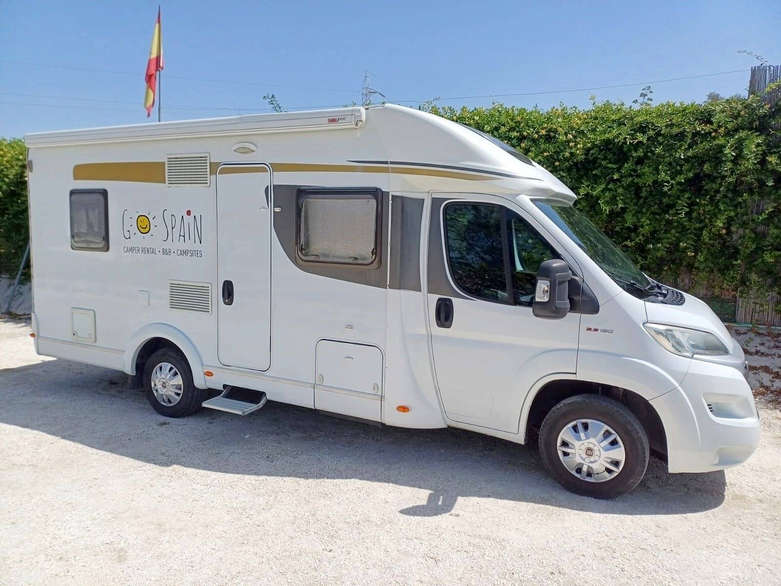 schräge Vorderansicht Fiat Fiat Multijet 2   2,3 L   150 CV - Yescapa