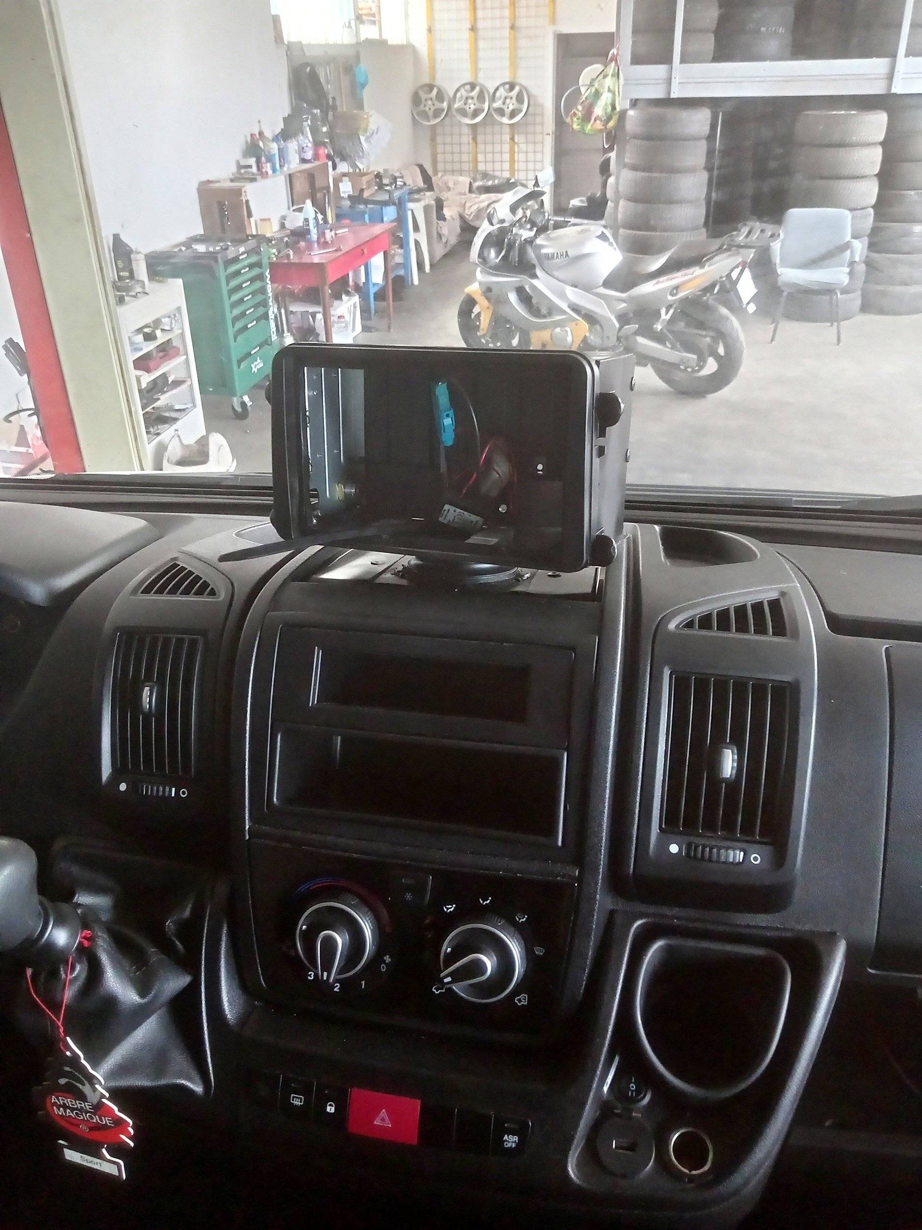 Custo Van transporter