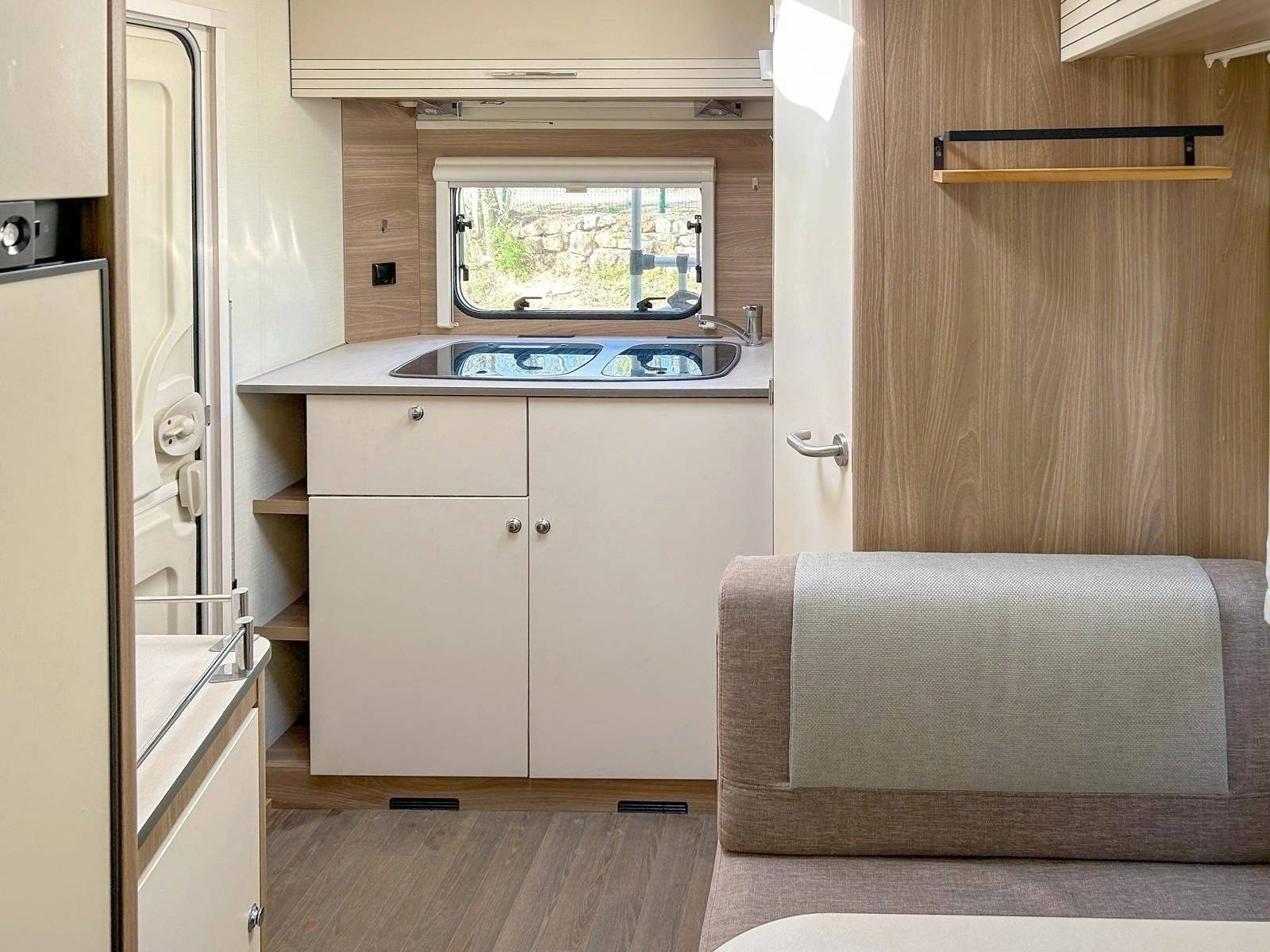 Cocina Burstner  Burstner - Yescapa