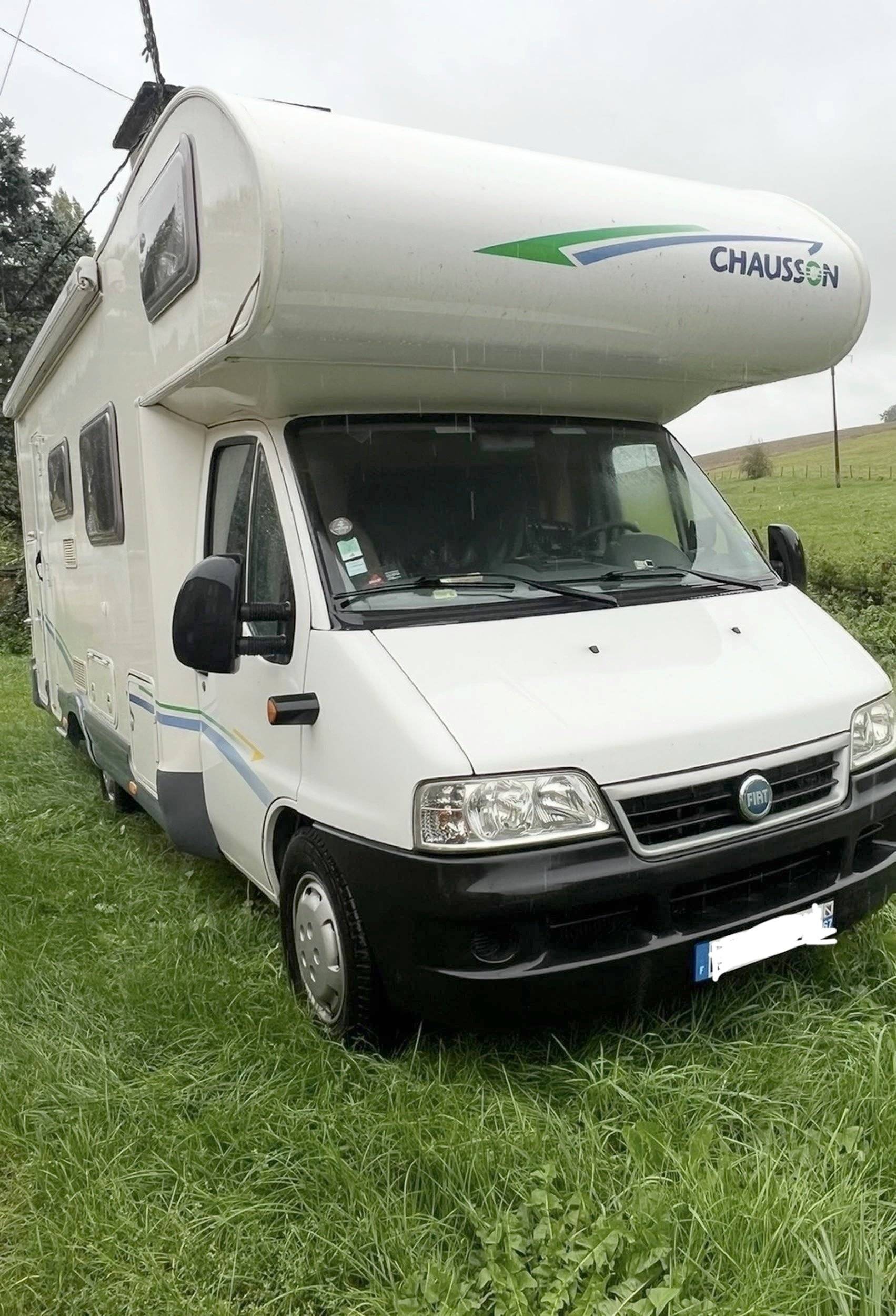 Front view from 3/4 Fiat Ducato 2,3 l 125 ch - Yescapa