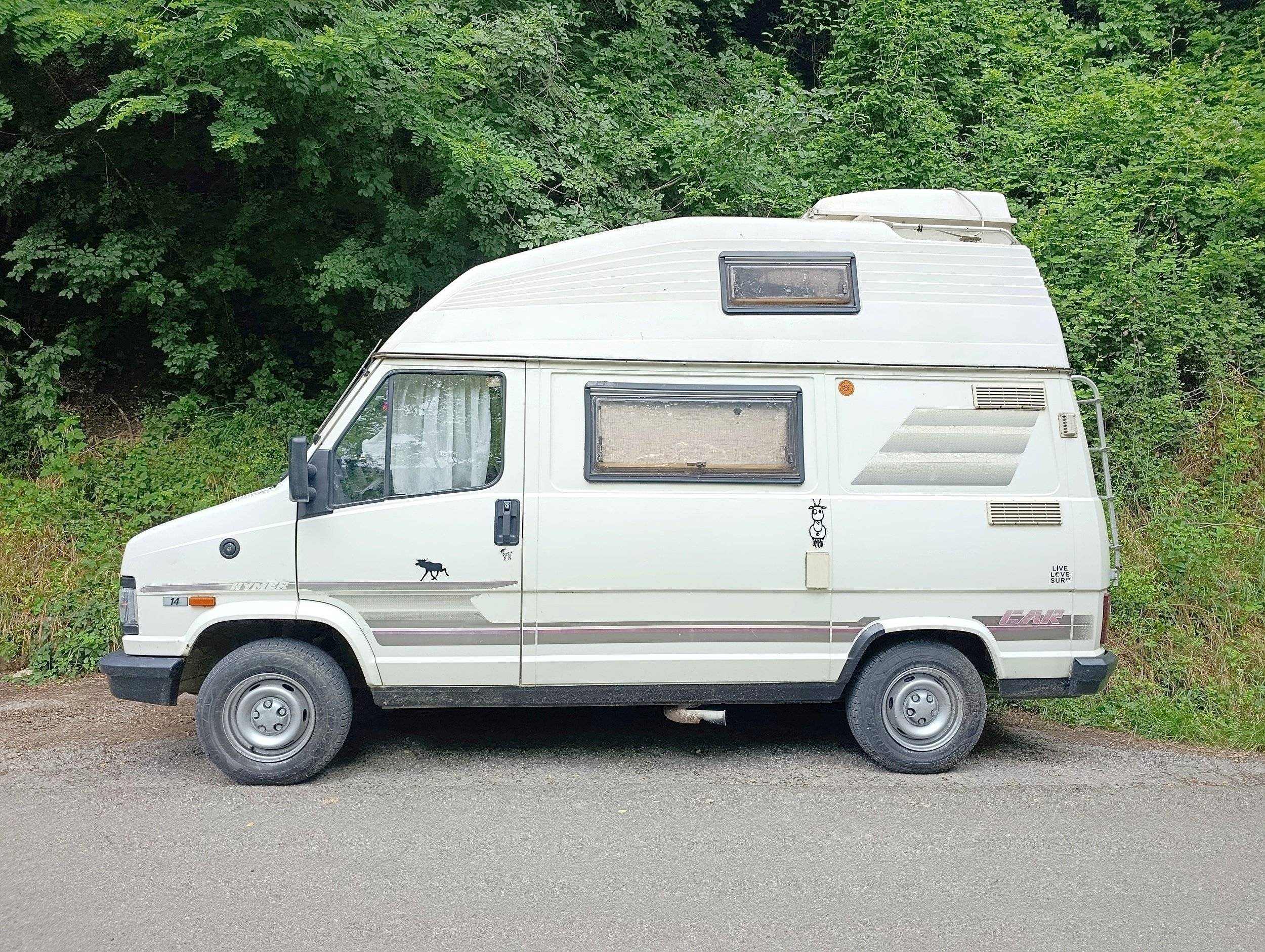 Front view from 3/4 Fiat - Yescapa