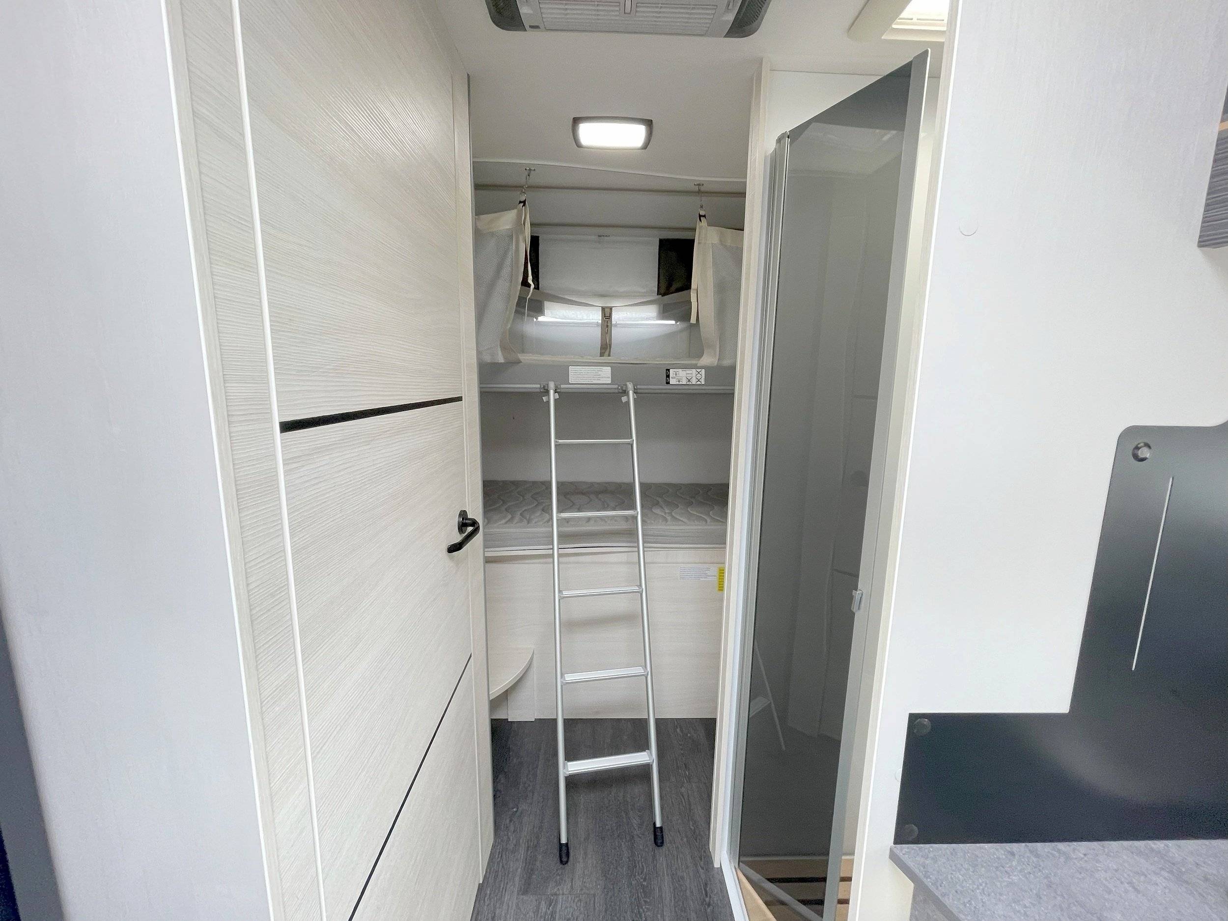 Berth Ford - Yescapa