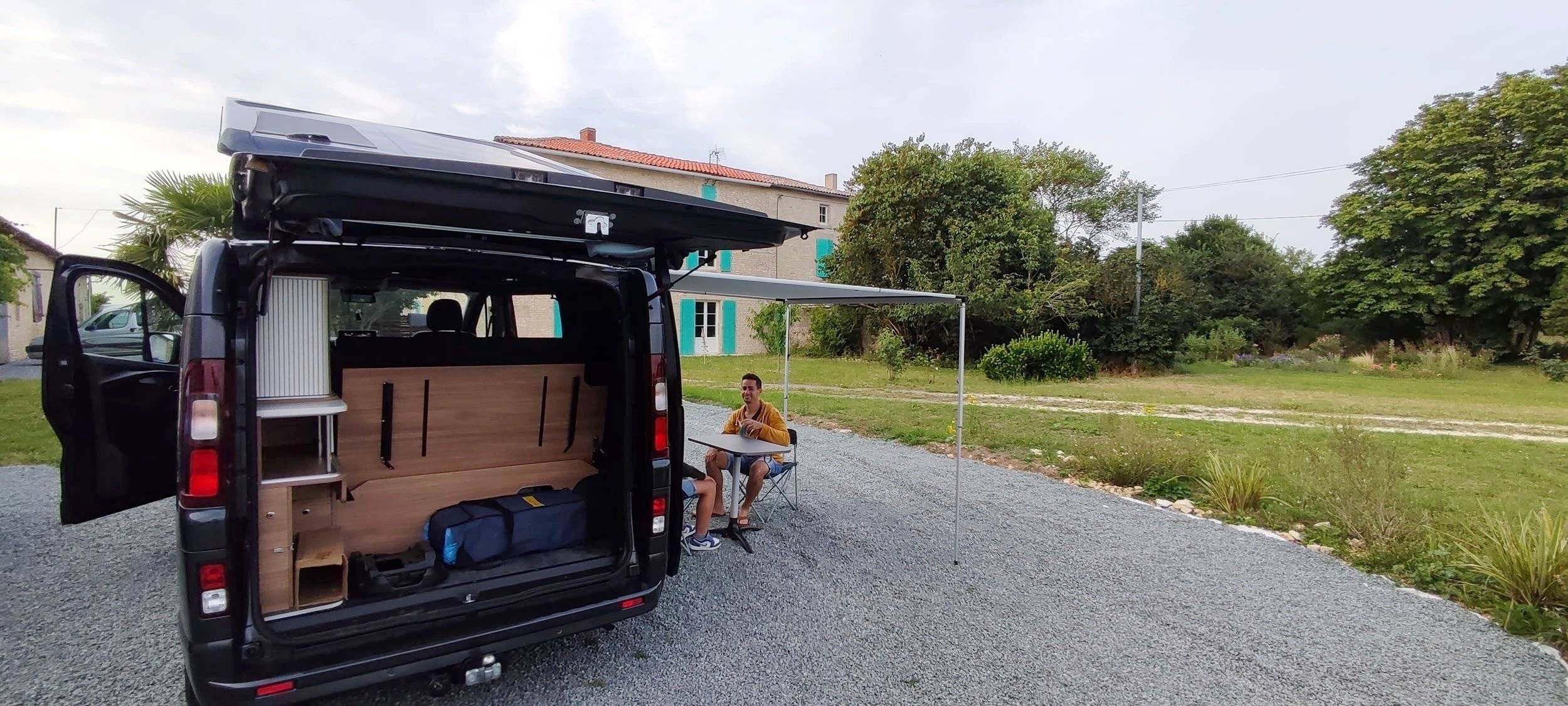 Bavaria Renault trafic cm font t vendome