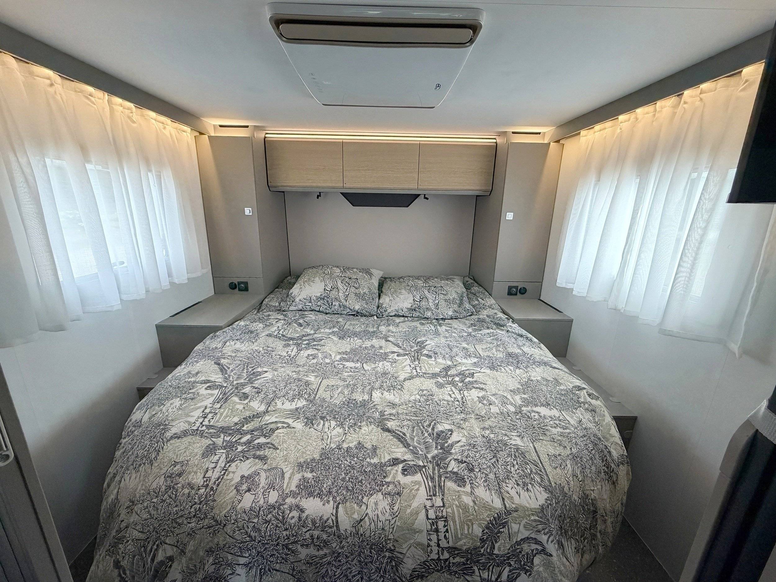 Adria COMPACT SELECT DC 