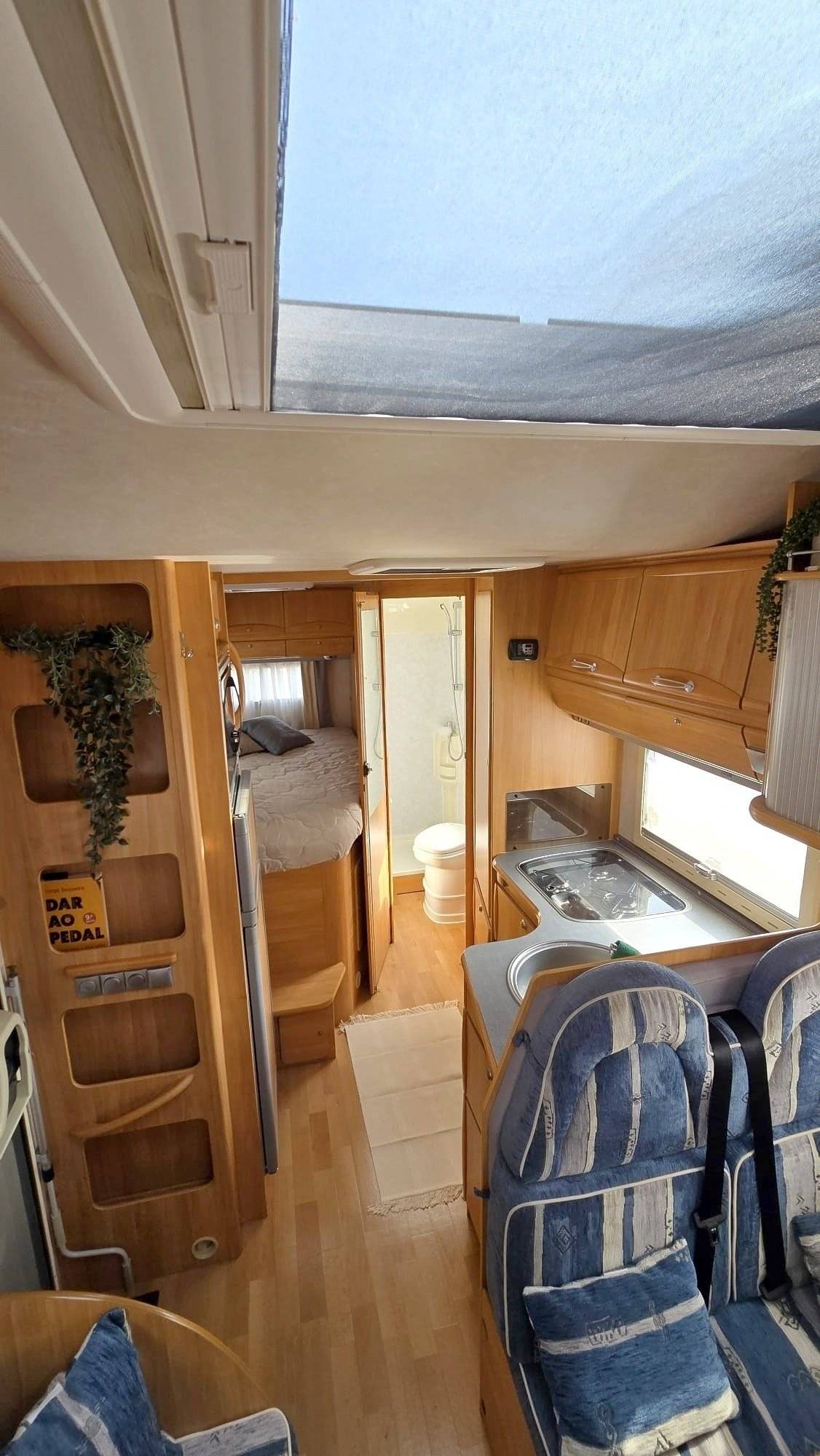 Adria Adriatik 655 sp coral 2.8