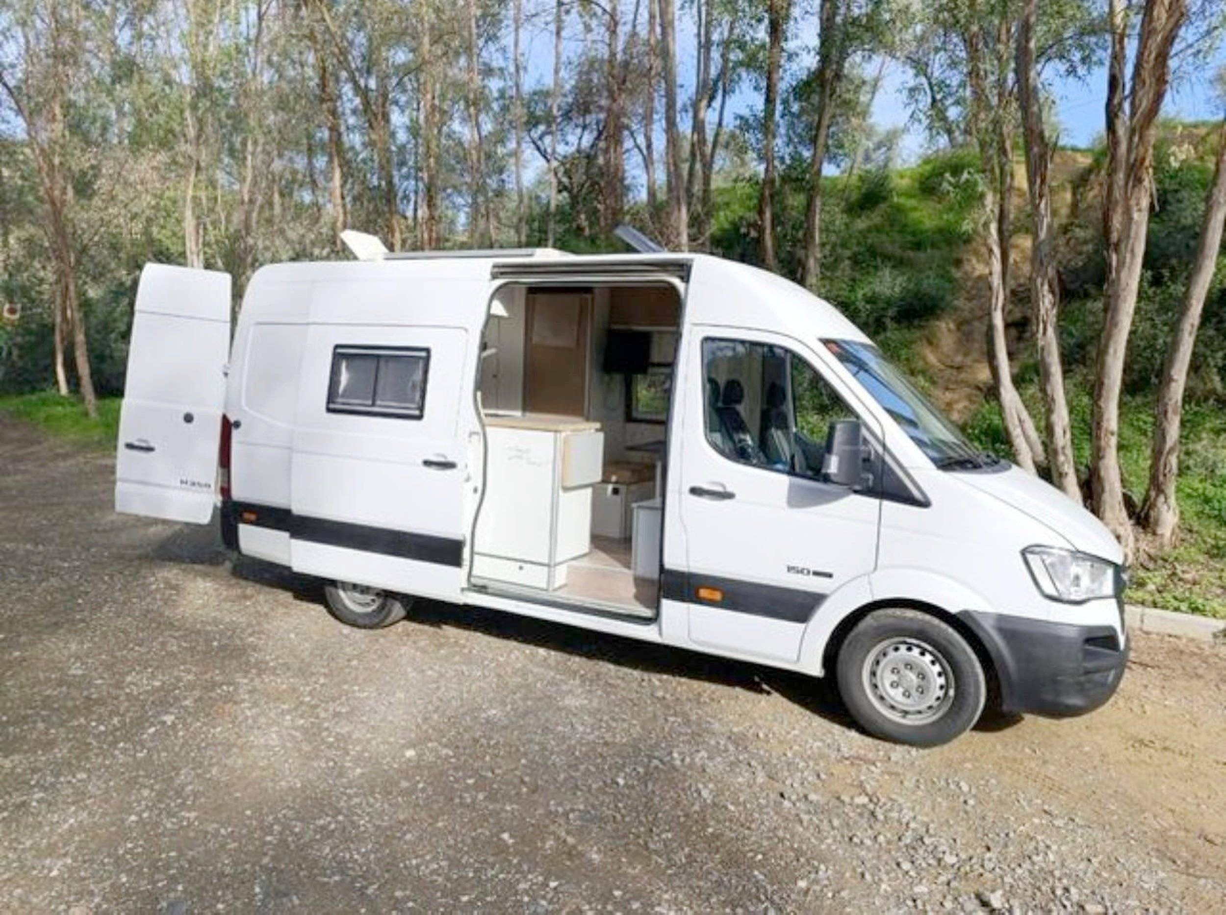 schräge Vorderansicht Hyundai H350 - Yescapa