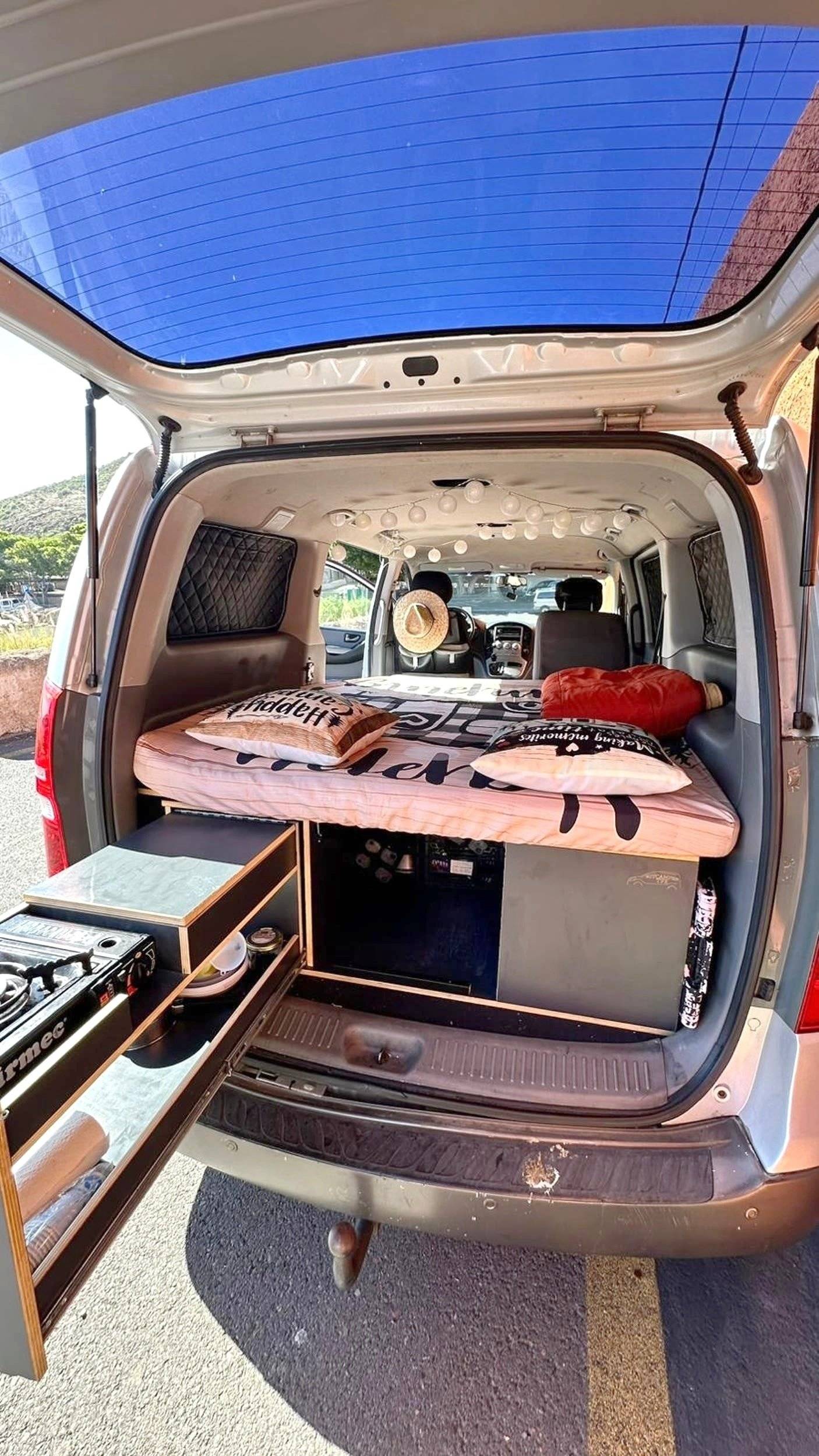 Angolo cucina Hyundai H1 VAN LONG - Yescapa
