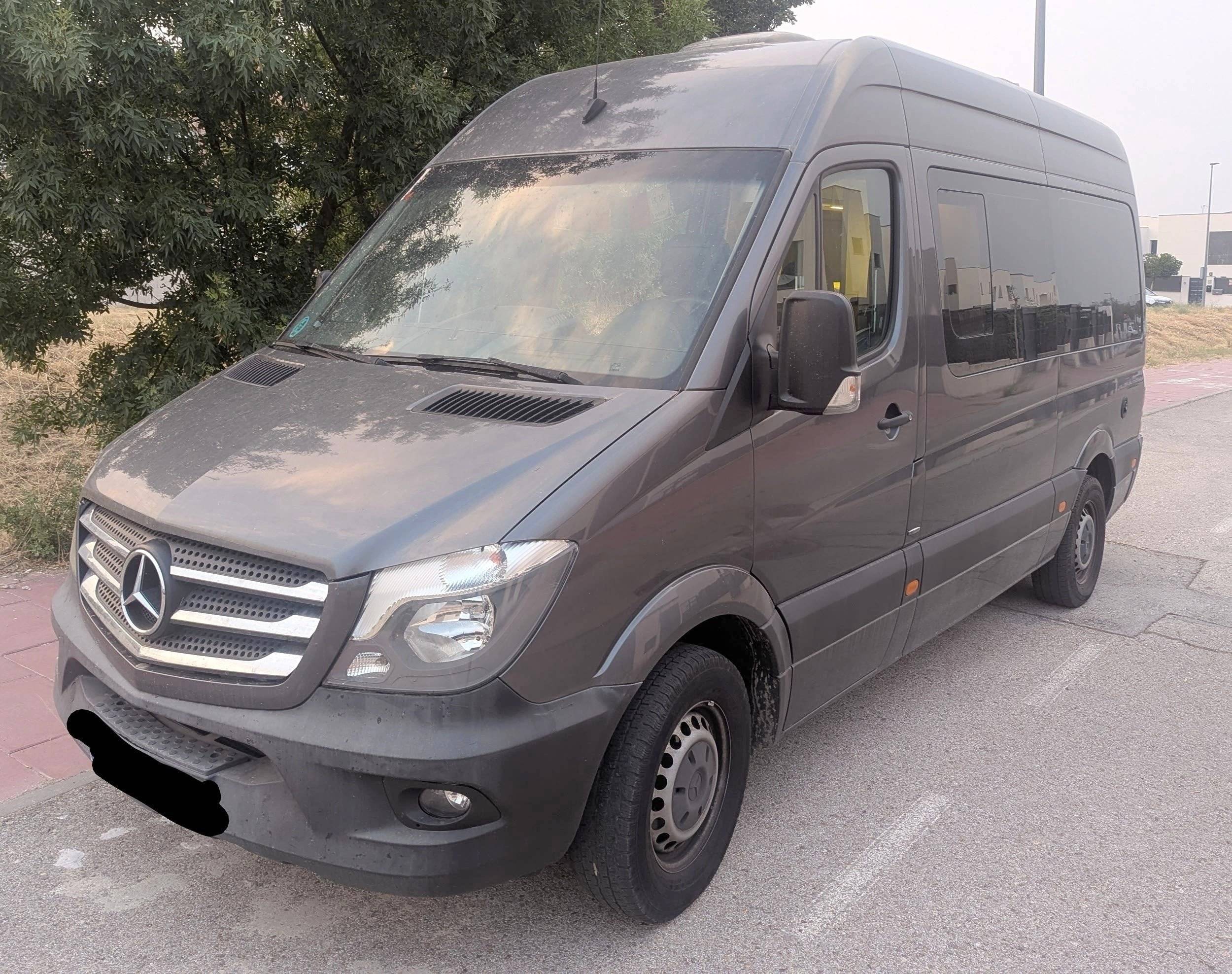 Vista del vehicle angle davanter Mercedes Sprinter 2,2 l CDI 163 ch. - Yescapa