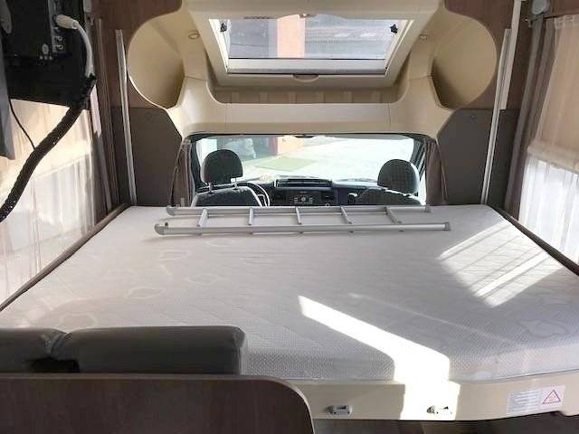 Couchages Ford Transit 2,2 l 140 ch - Yescapa