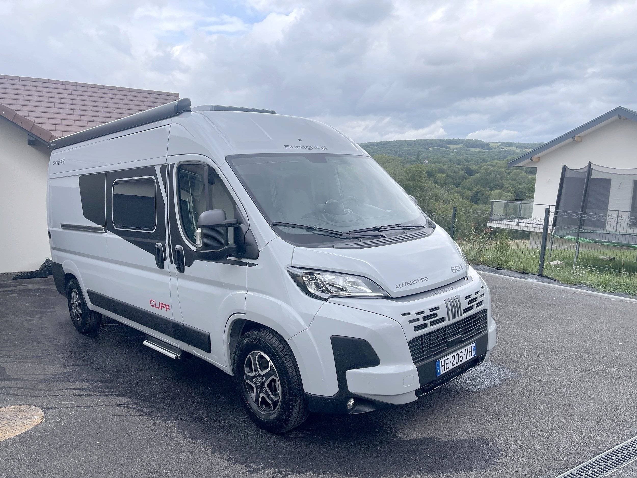 Voorkant 3/4 Fiat Ducato - Yescapa