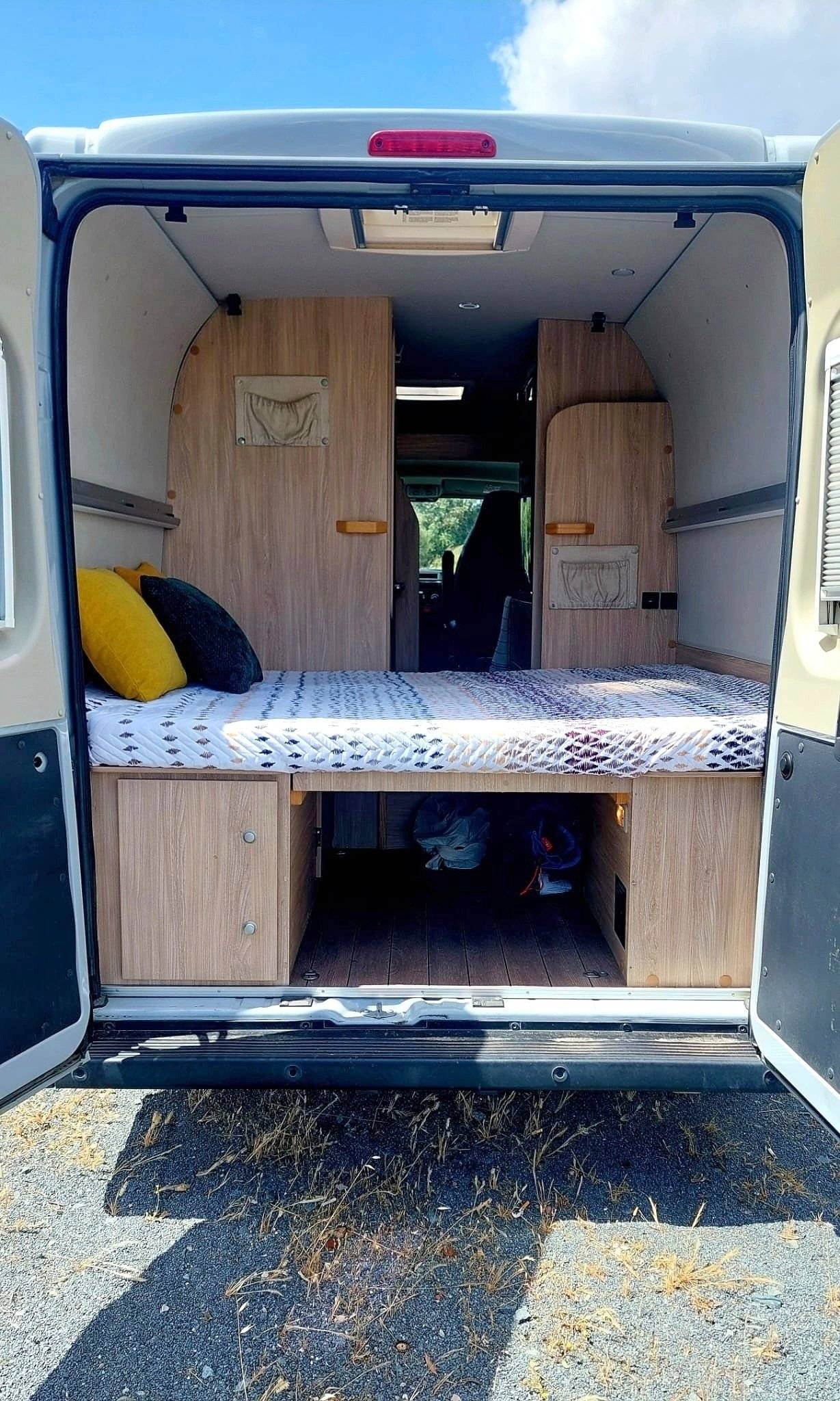 Plazas en cama Fiat Ducato 2,3 l Multijet 120ch. - Yescapa