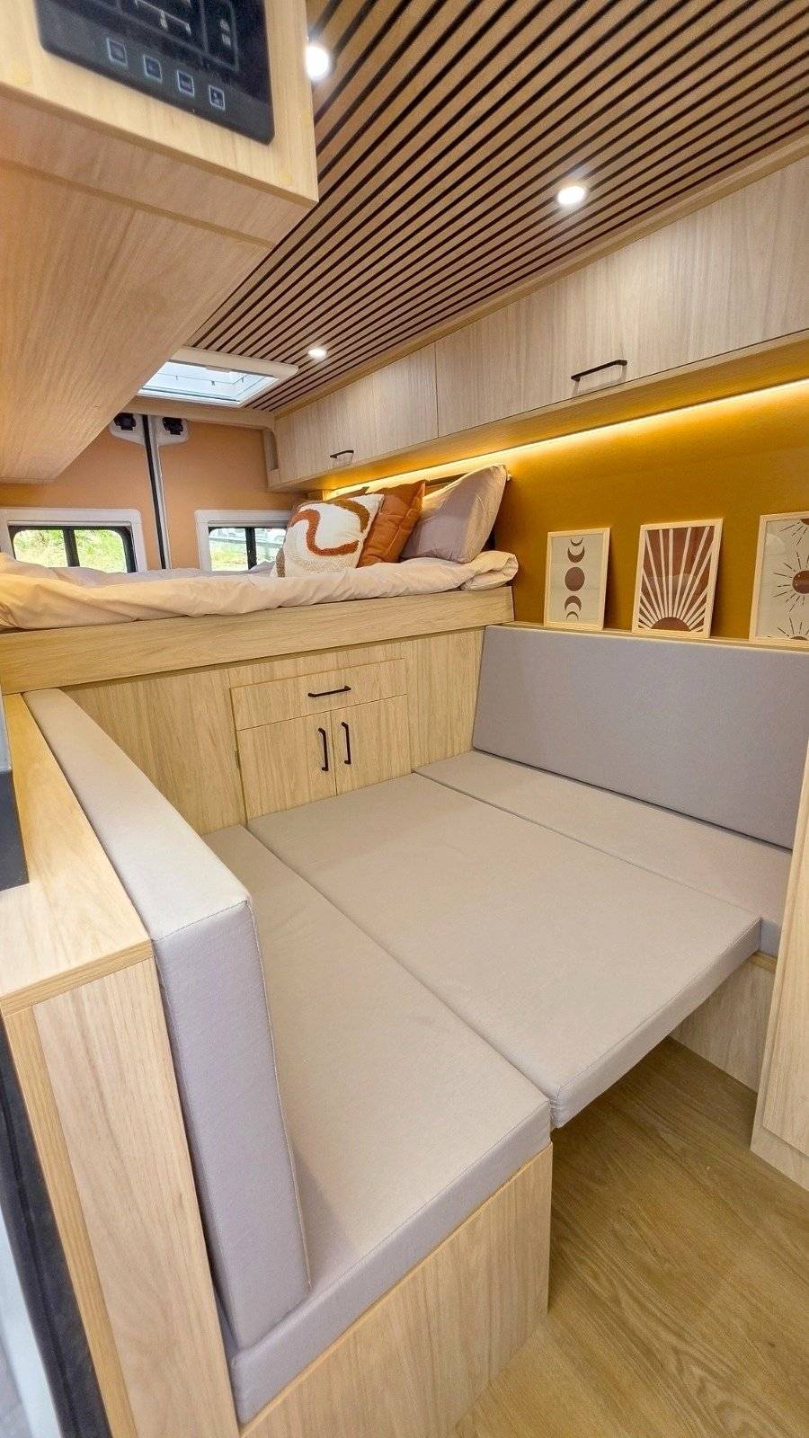 Couchages Renault Master 3,0 l. dCi 140 ch. - Yescapa