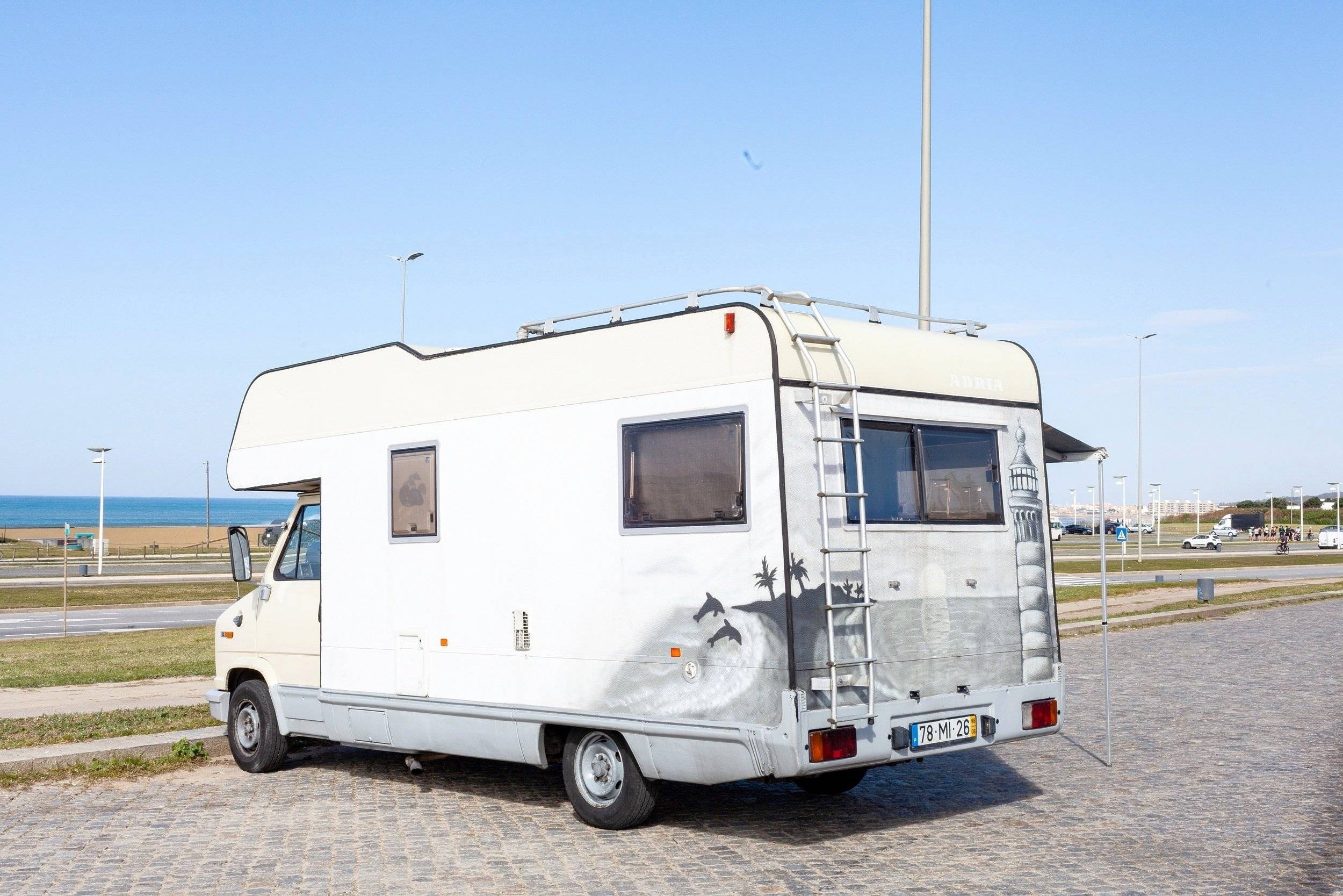 Voorkant 3/4 Fiat Ducato 280 - Yescapa