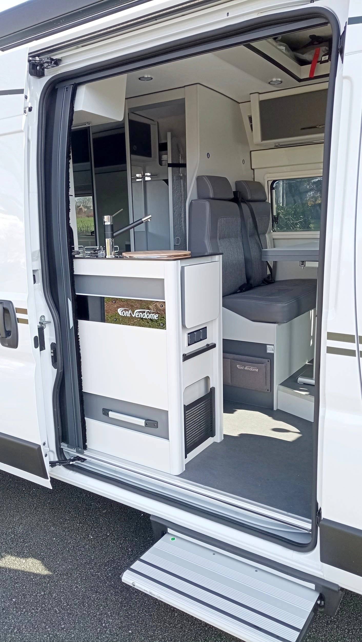 Font Vendôme Leader Camp