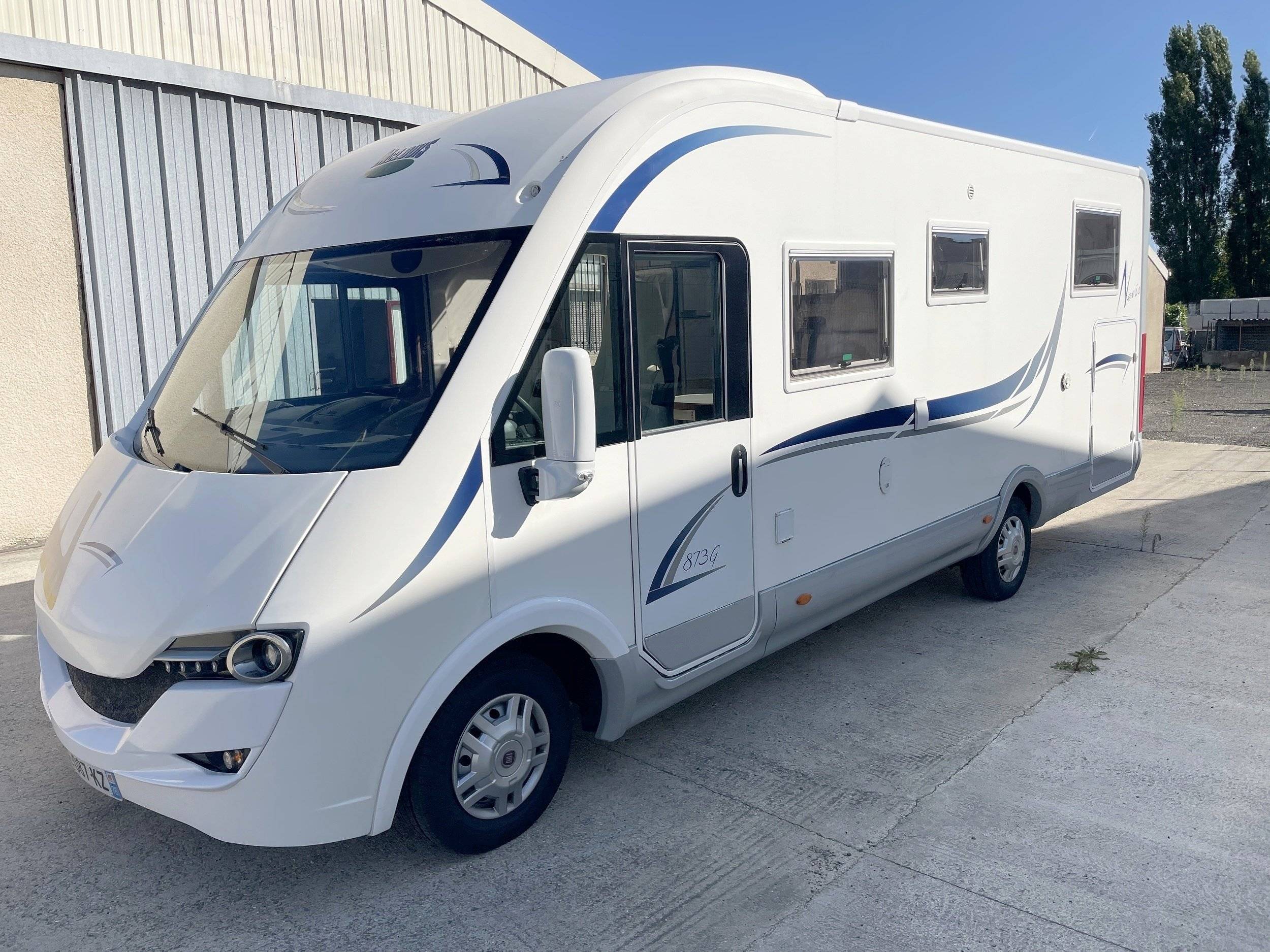 Vista frontale a ¾ Fiat 2,3 l 130 ch - Yescapa