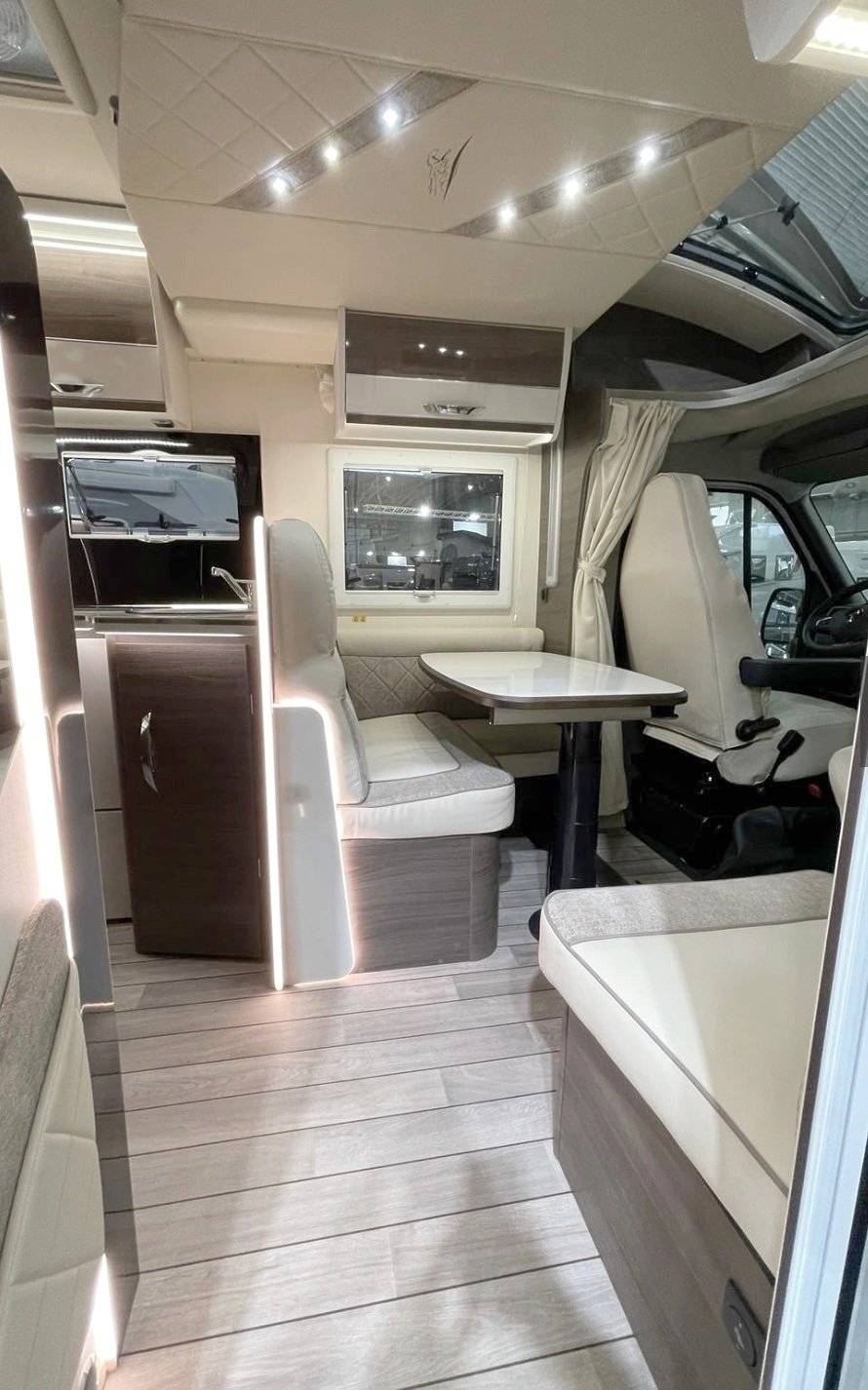 Dinette Renault Master 2,3 l 165 ch - Yescapa